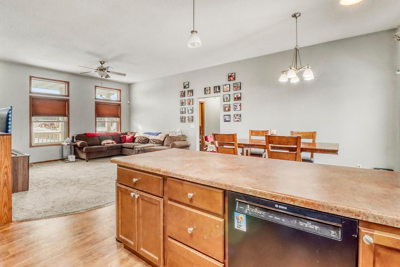 302 Chicago Avenue Property Photo 6