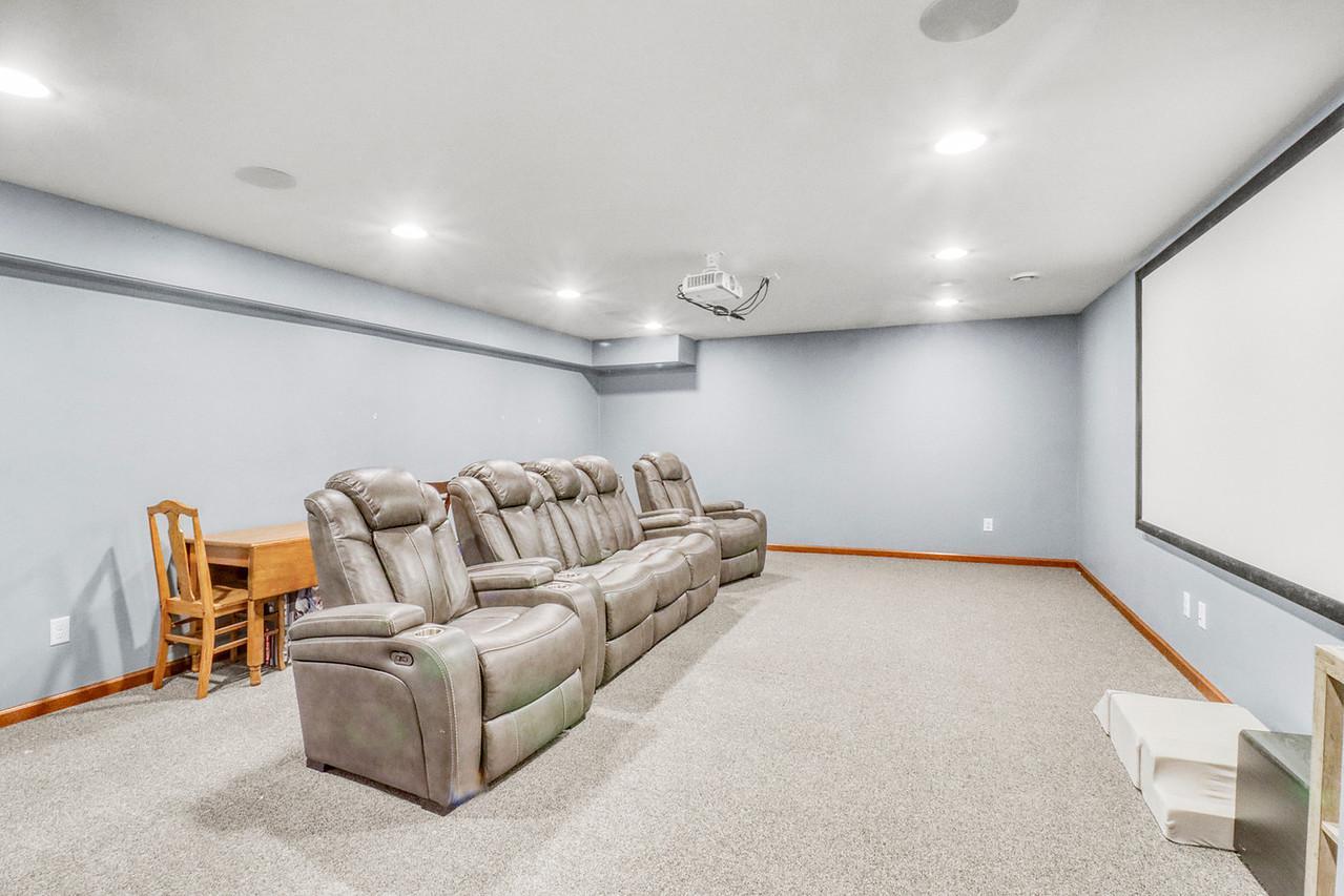 302 Chicago Avenue Property Photo 28