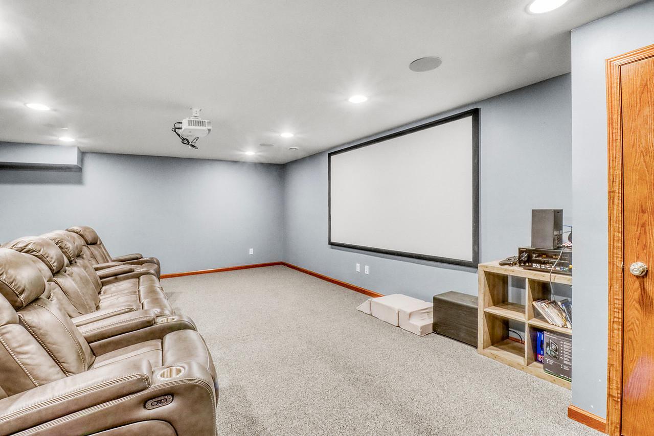 302 Chicago Avenue Property Photo 30