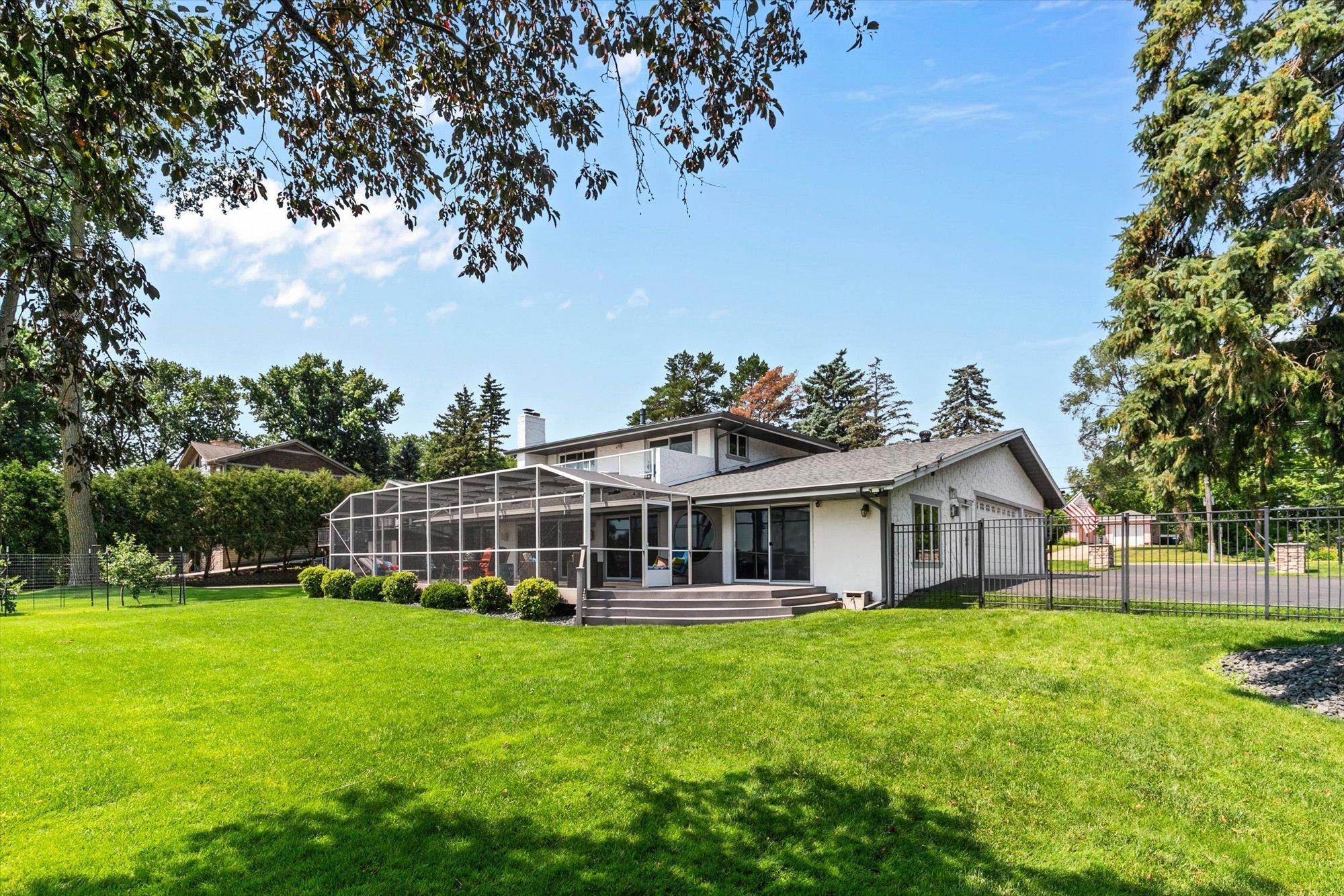 2065 Long Lake Road Property Photo 65