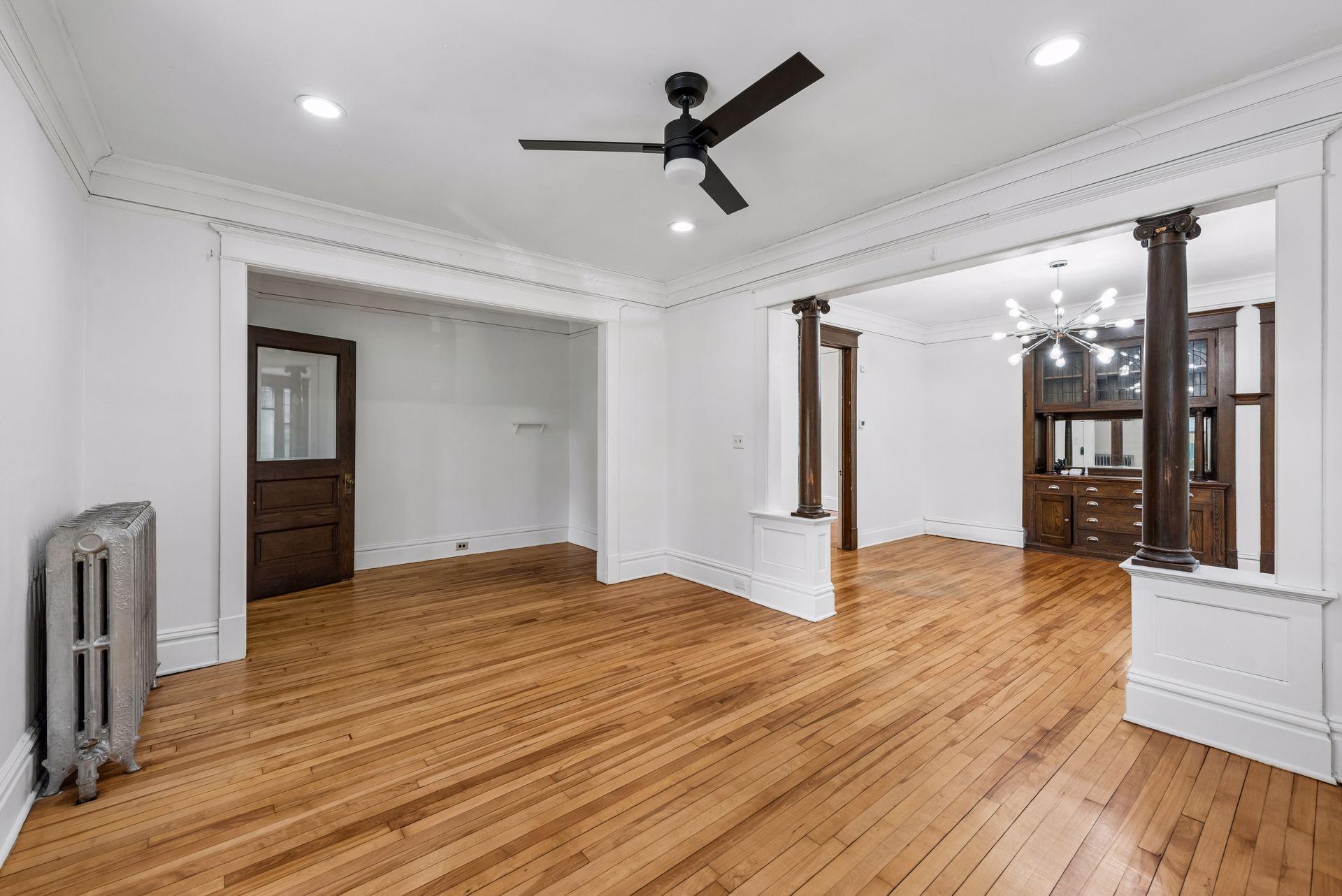 2121 Harriet Avenue Property Photo 7