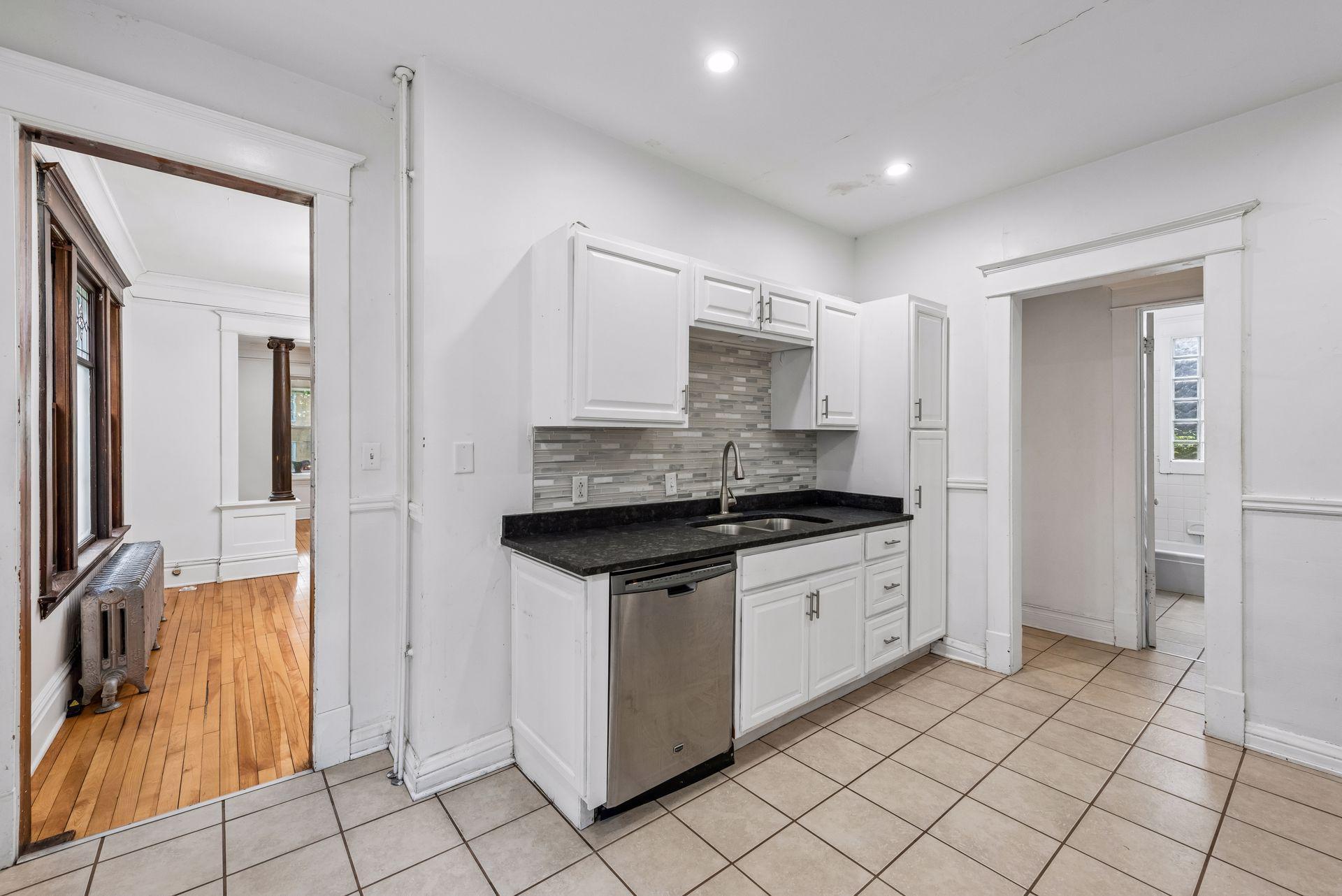 2121 Harriet Avenue Property Photo 13