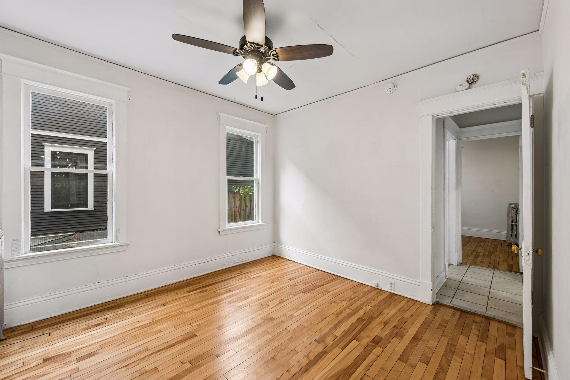 2121 Harriet Avenue Property Photo 15