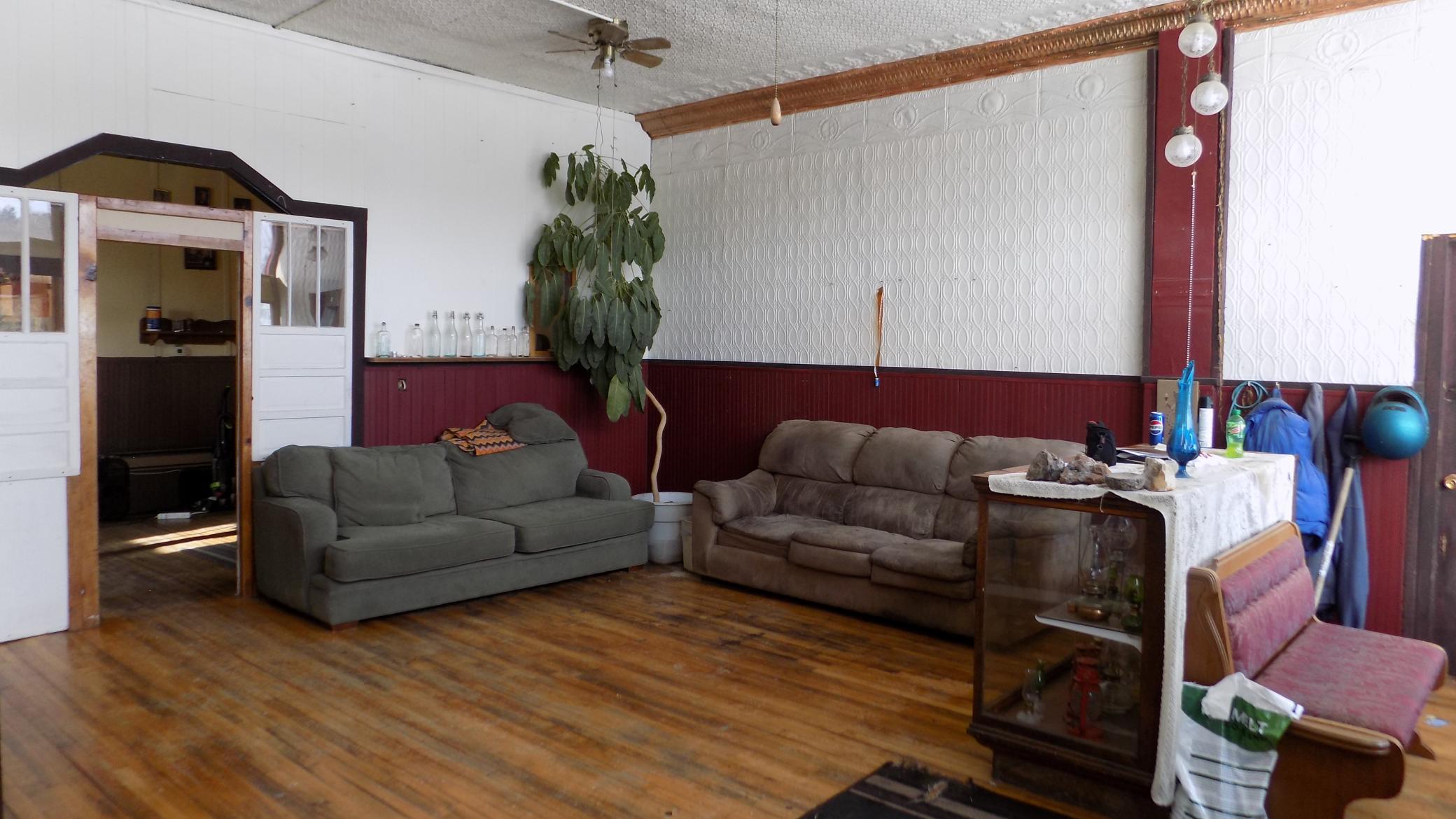 913 Gary Street Property Photo 4