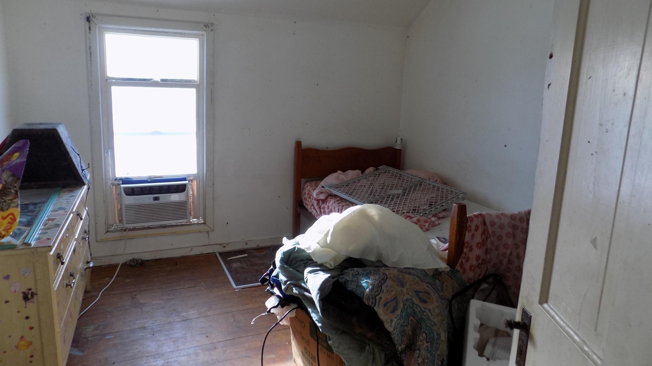 913 Gary Street Property Photo 13