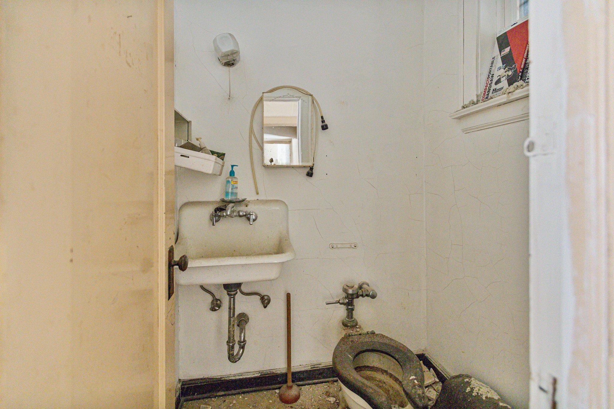 301 Central Property Photo 13