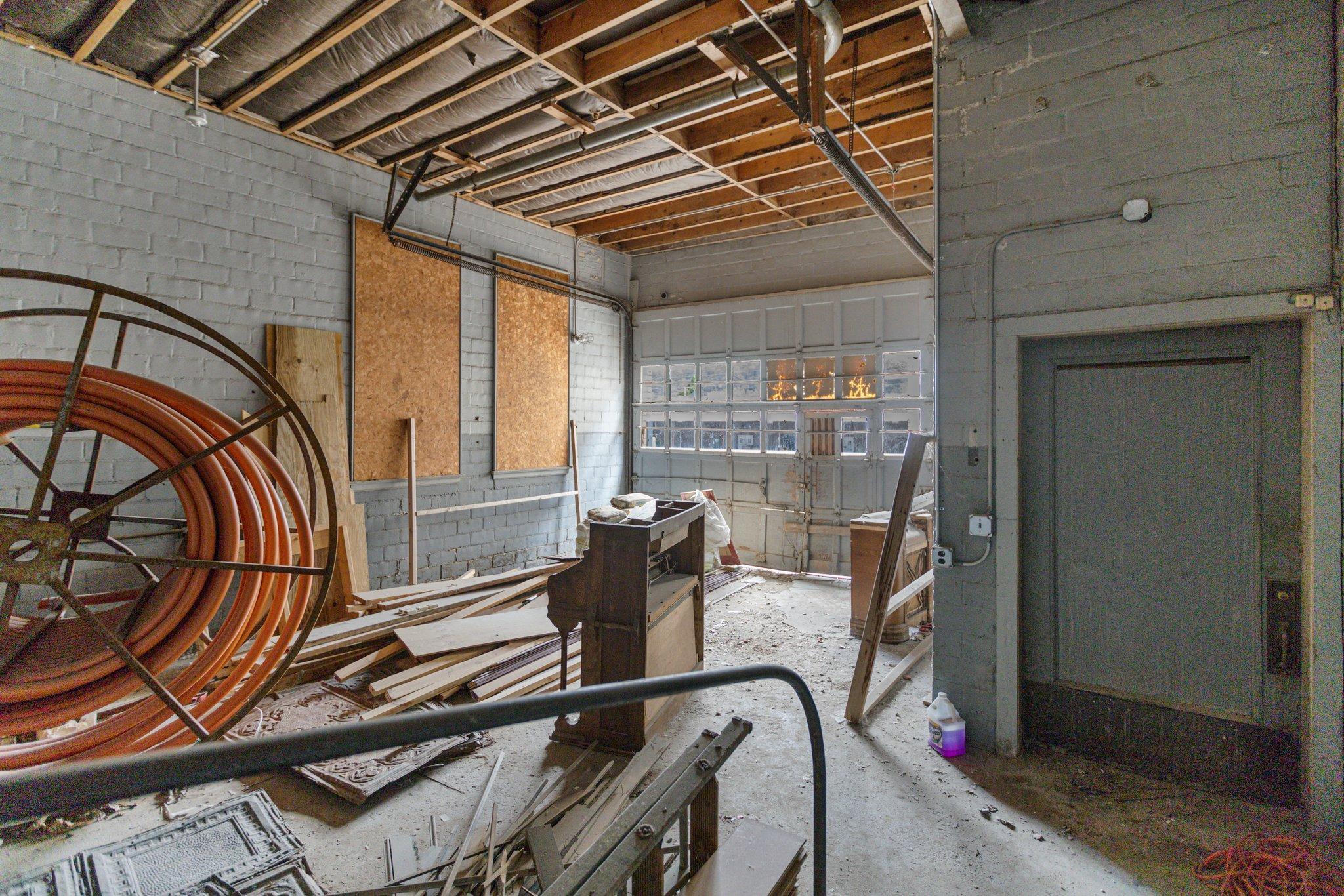 301 Central Property Photo 16