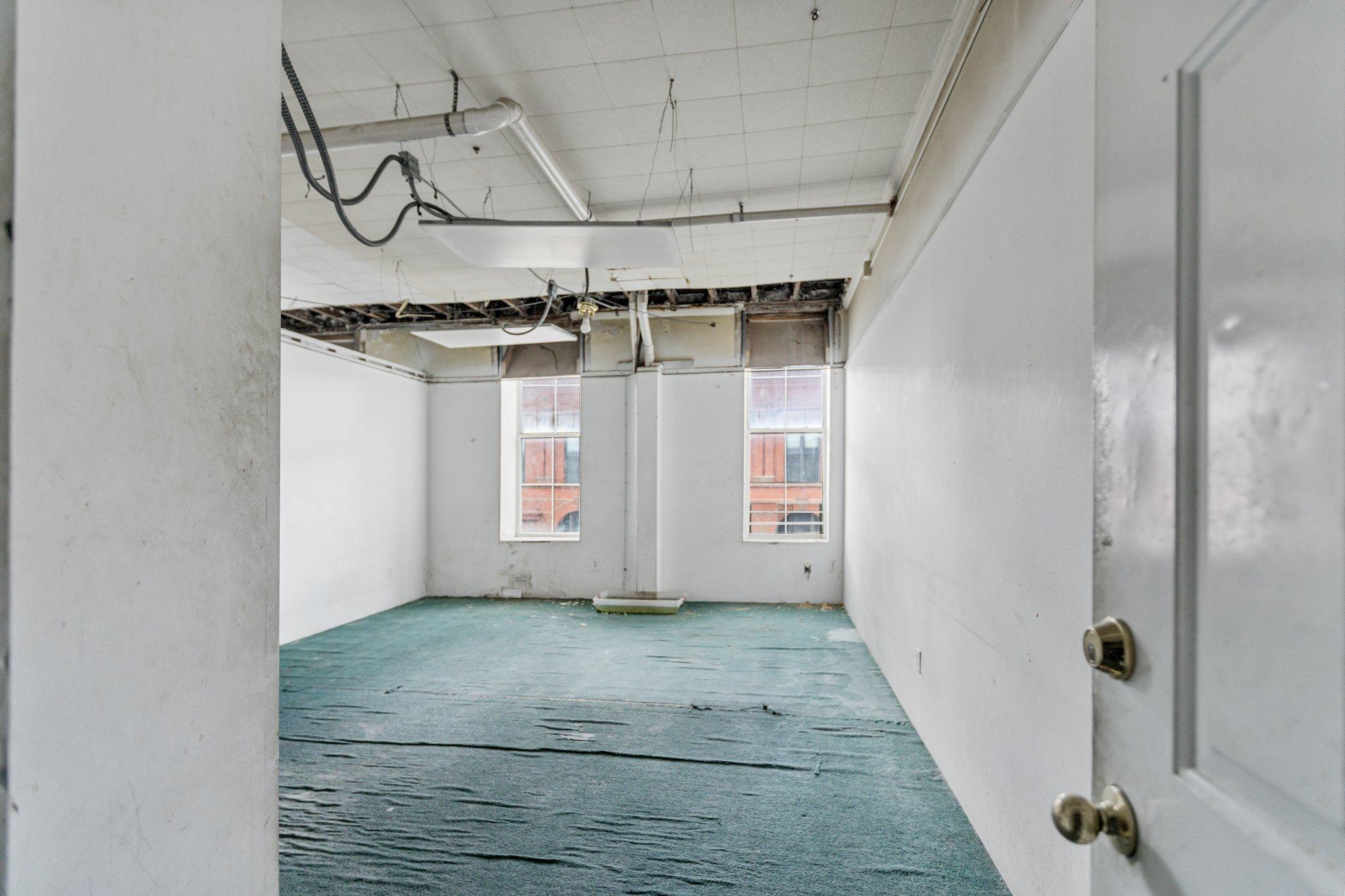301 Central Property Photo 28