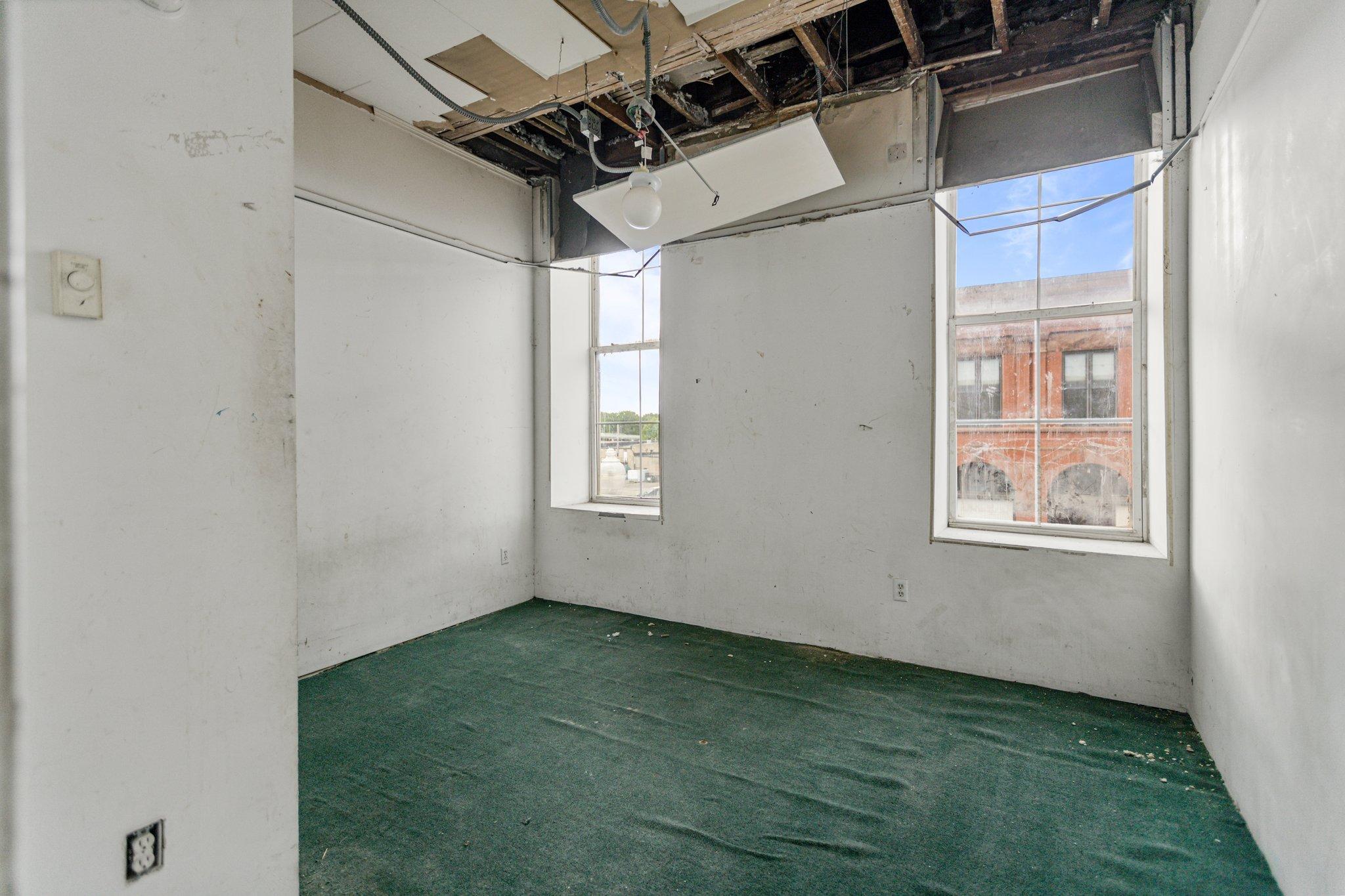 301 Central Property Photo 32