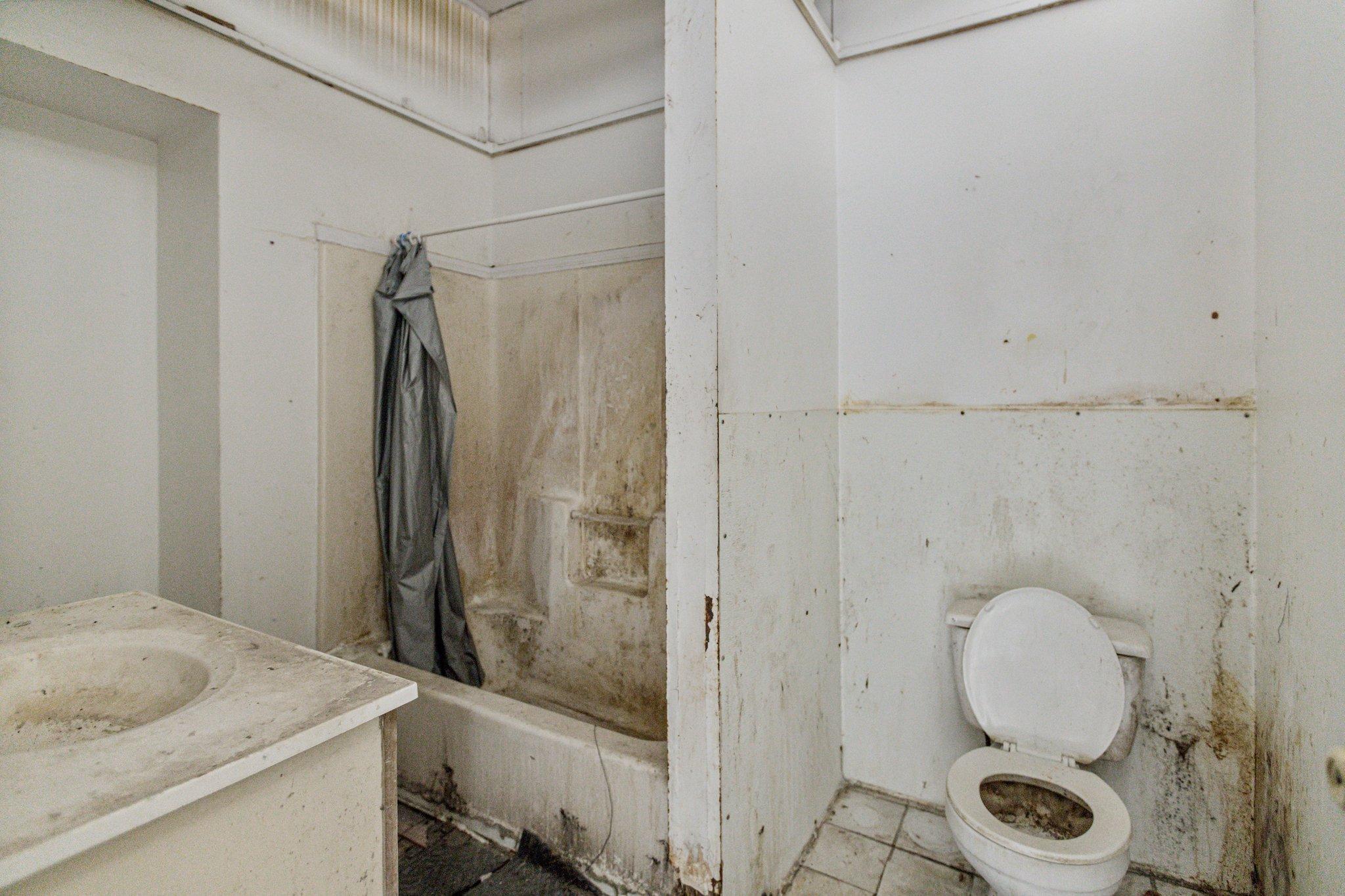 301 Central Property Photo 33