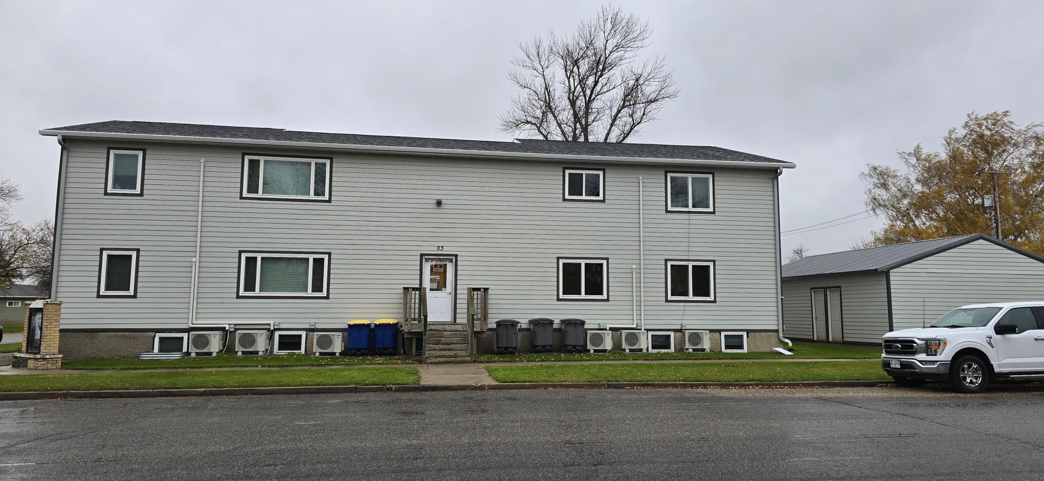 3 2nd Street Se Property Photo 2