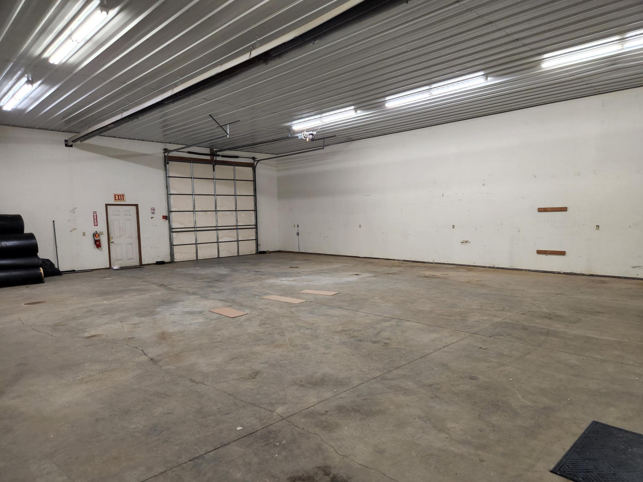 3701 Highway 60 W Property Photo 5