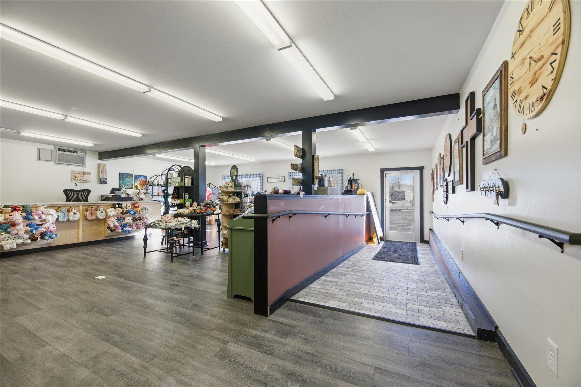 30 Chestnut Street E Property Photo 8