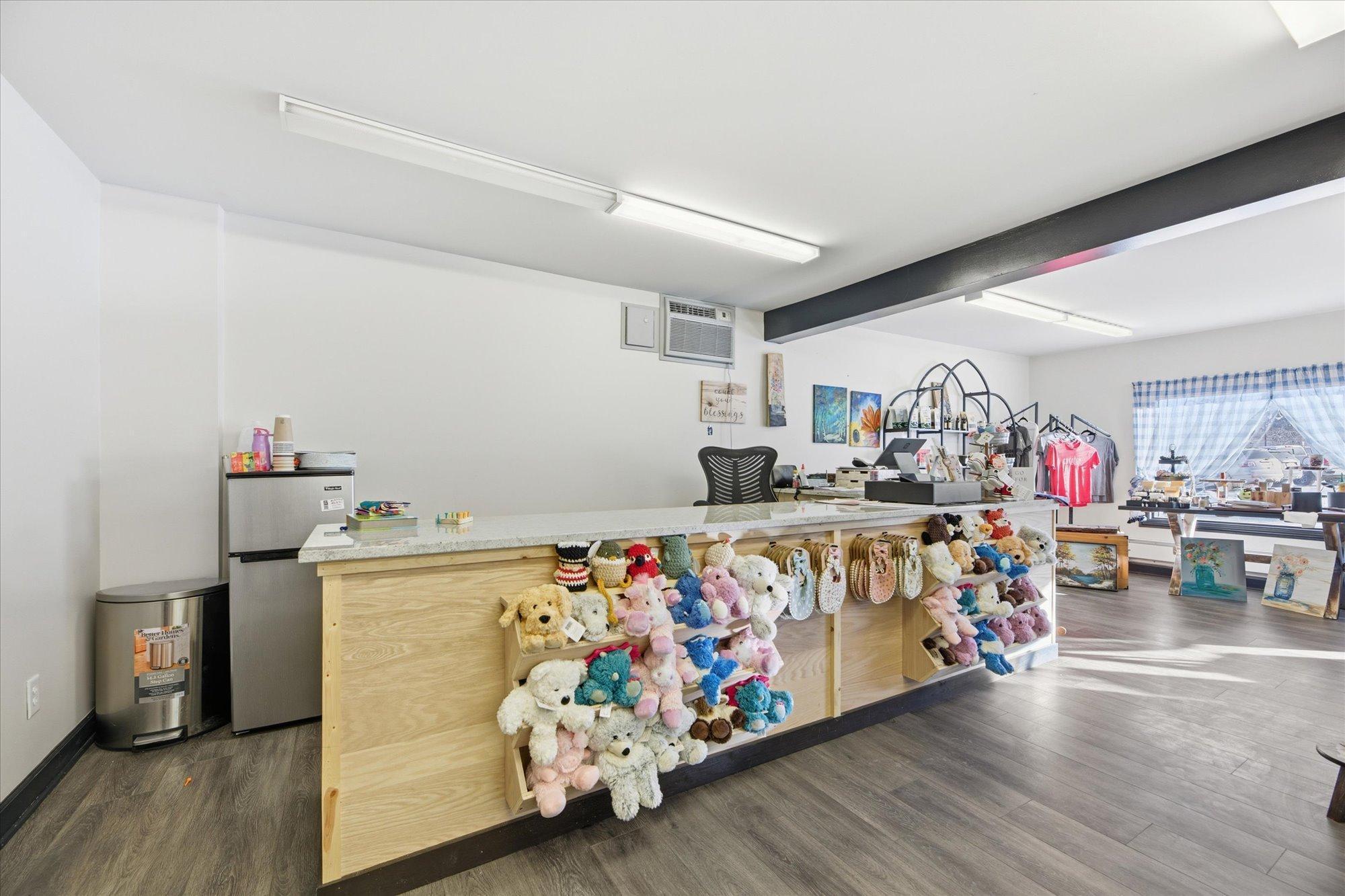 30 Chestnut Street E Property Photo 11