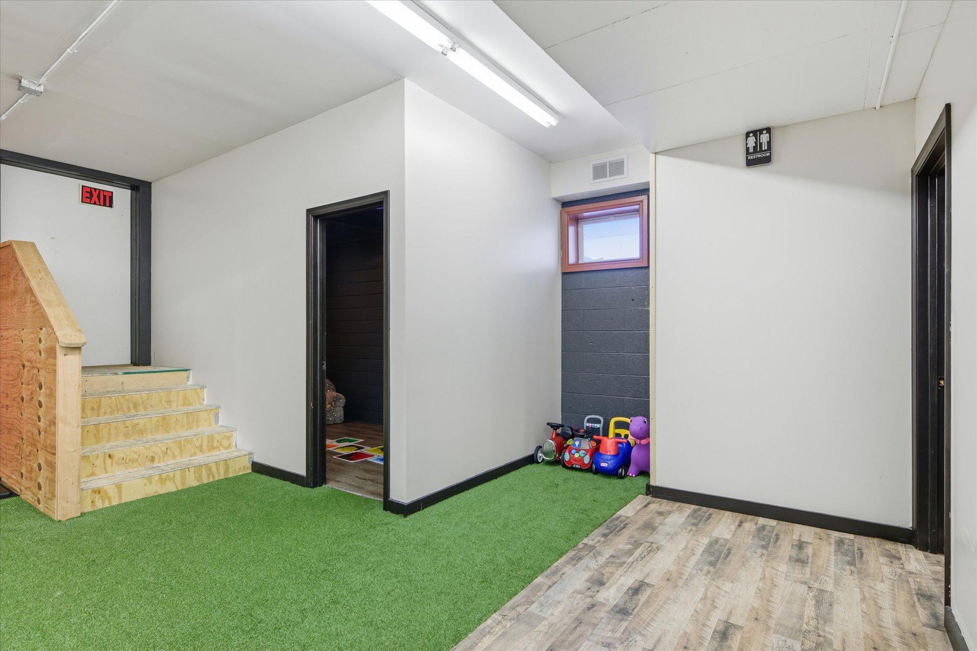 30 Chestnut Street E Property Photo 21