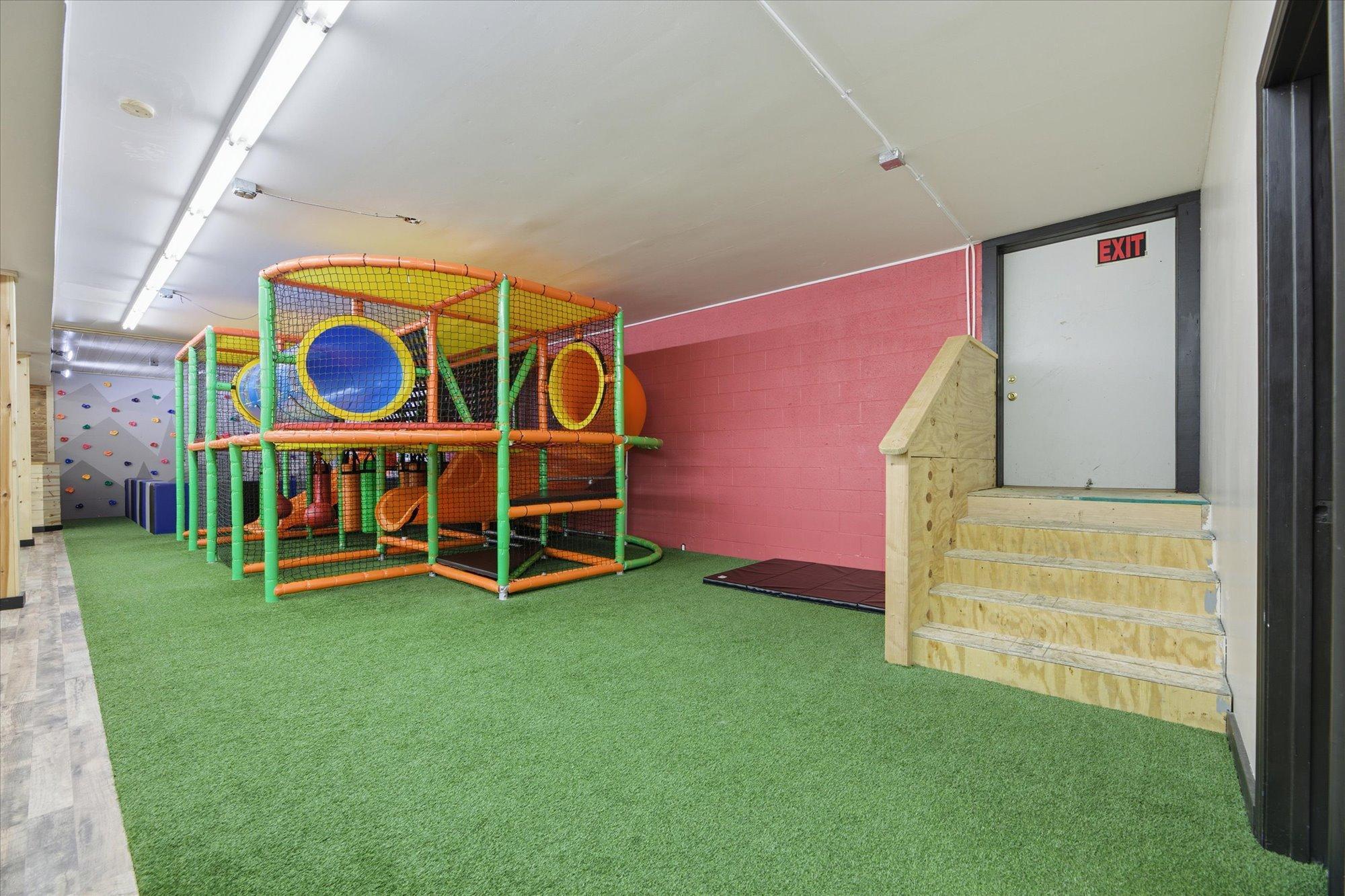 30 Chestnut Street E Property Photo 24