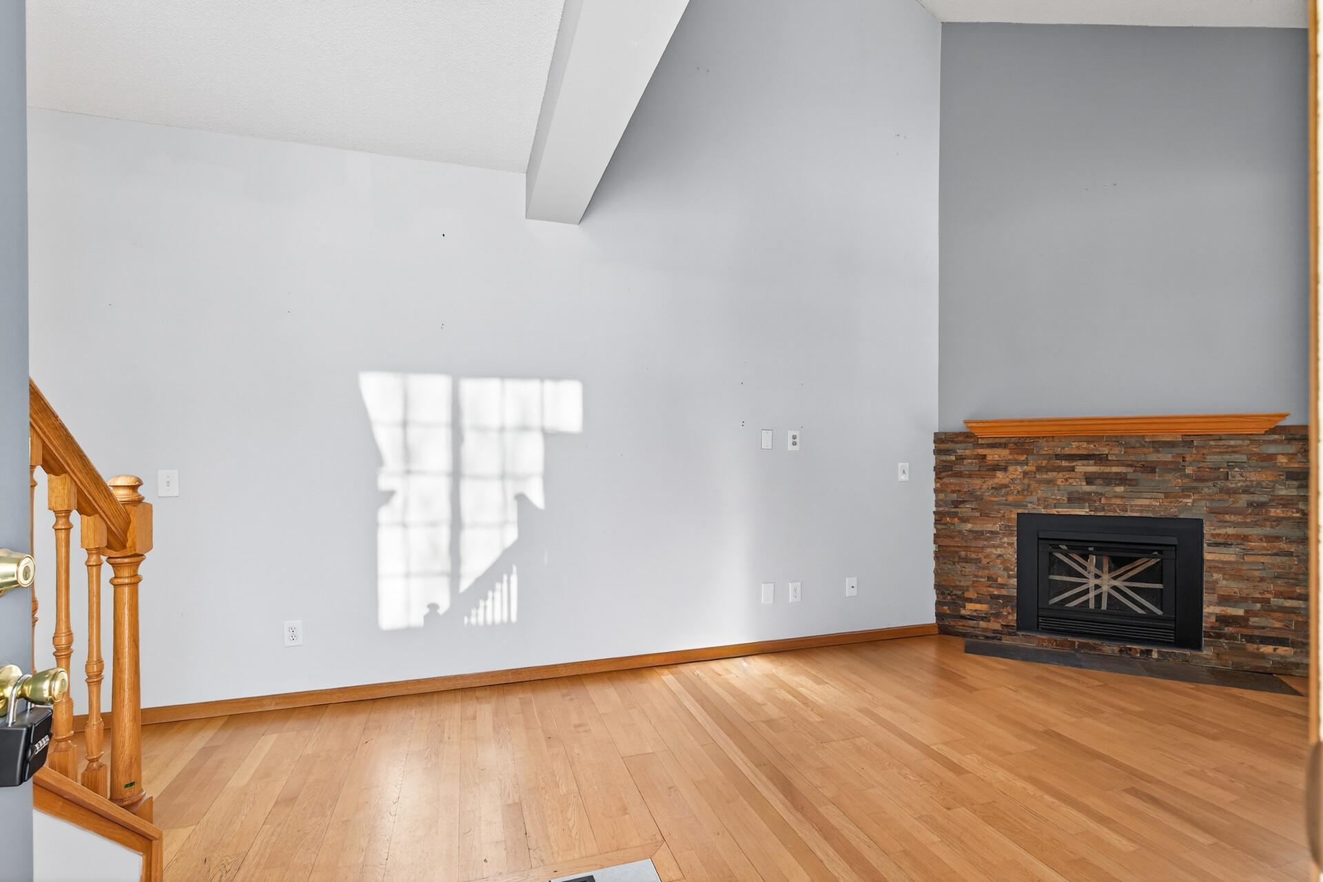 15522 Garnet Way 102 Property Photo 4