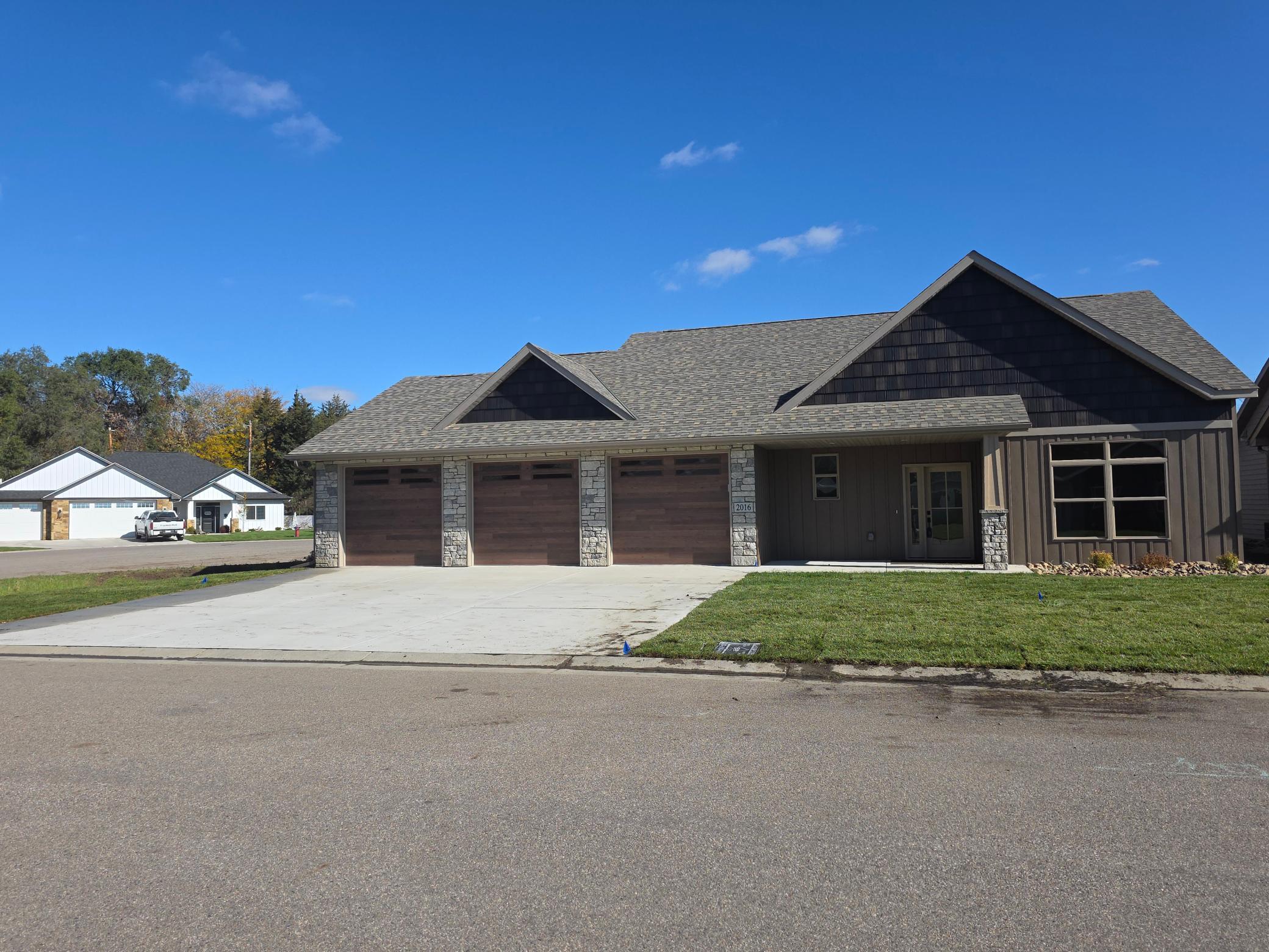 2016 Forest Court Property Photo 1