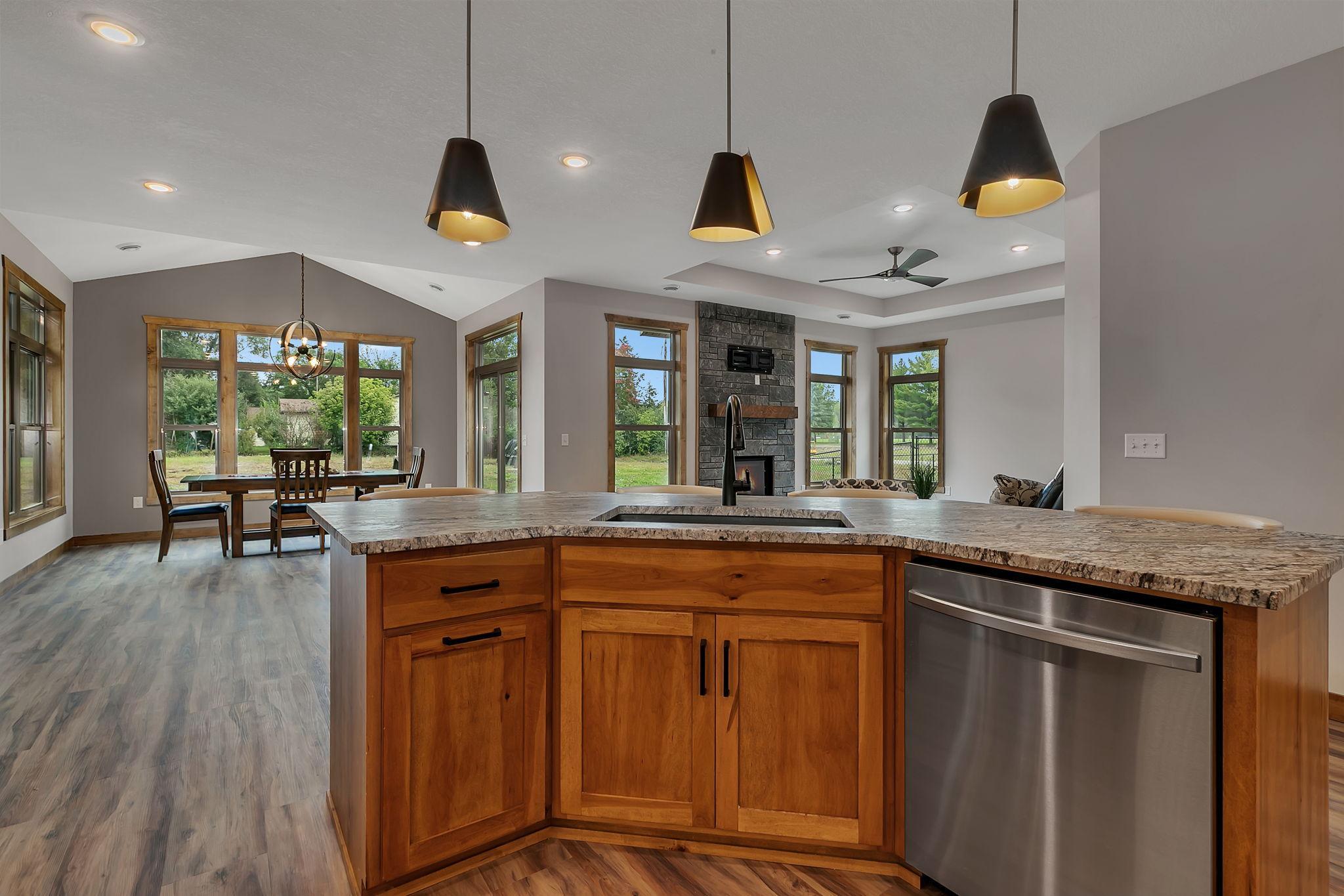 2016 Forest Court Property Photo 4