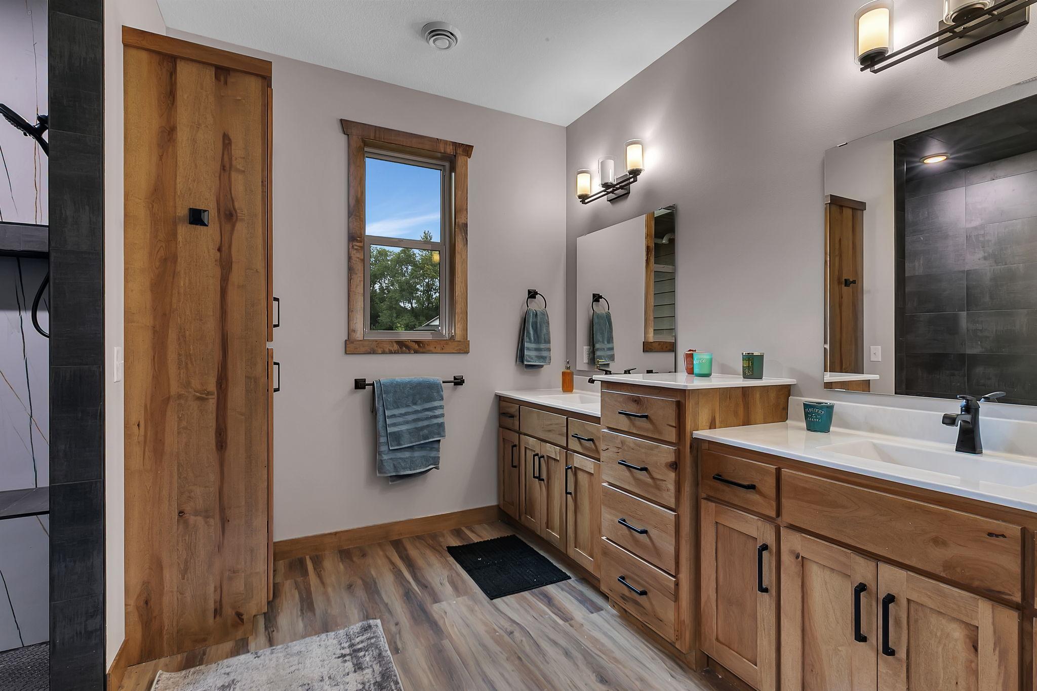 2016 Forest Court Property Photo 7