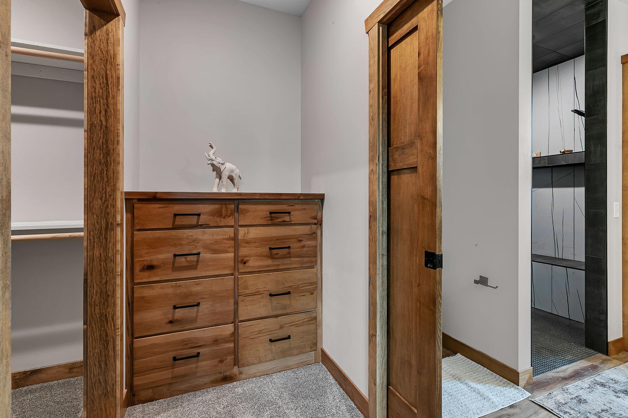 2016 Forest Court Property Photo 9