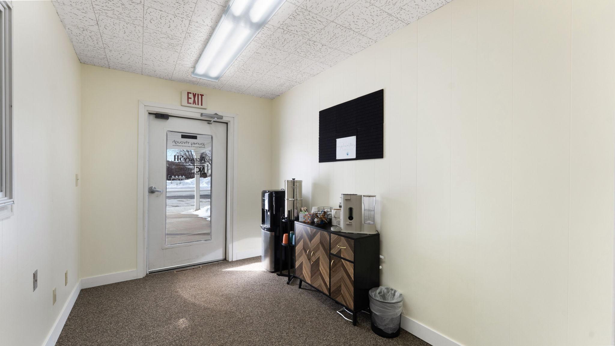 400 Broadway Avenue N Property Photo 13