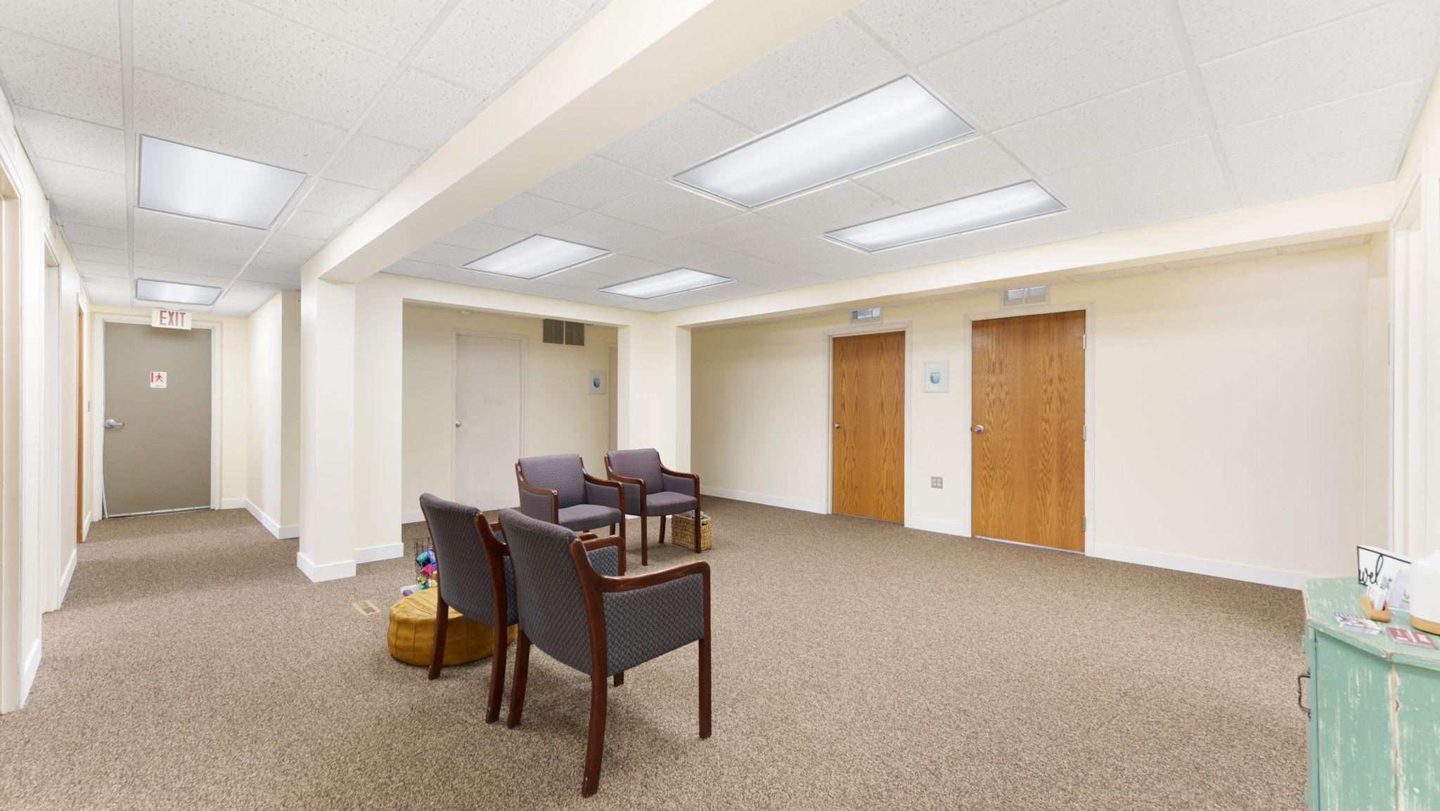400 Broadway Avenue N Property Photo 14