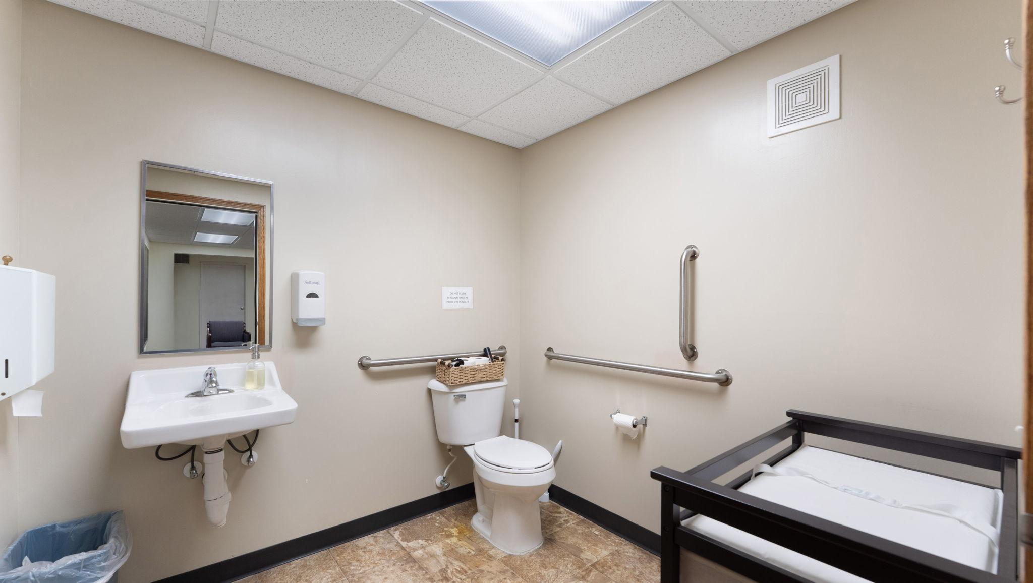 400 Broadway Avenue N Property Photo 21