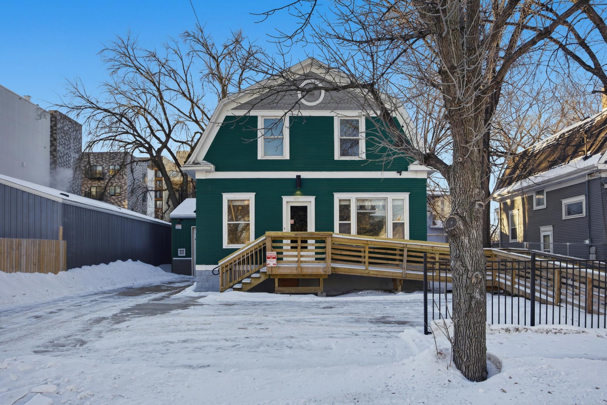 1122 4th Avenue N Property Photo 1