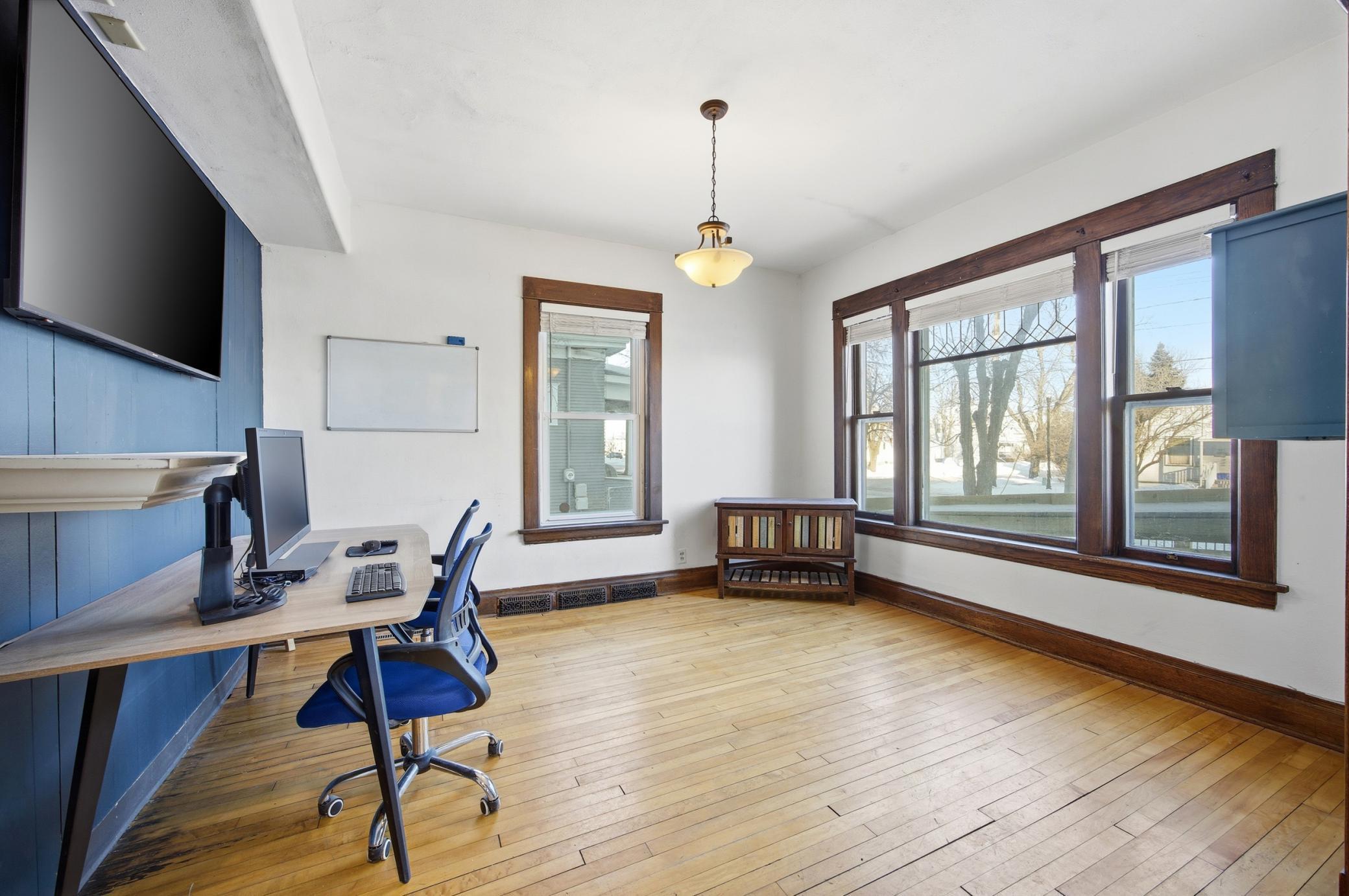 1122 4th Avenue N Property Photo 9
