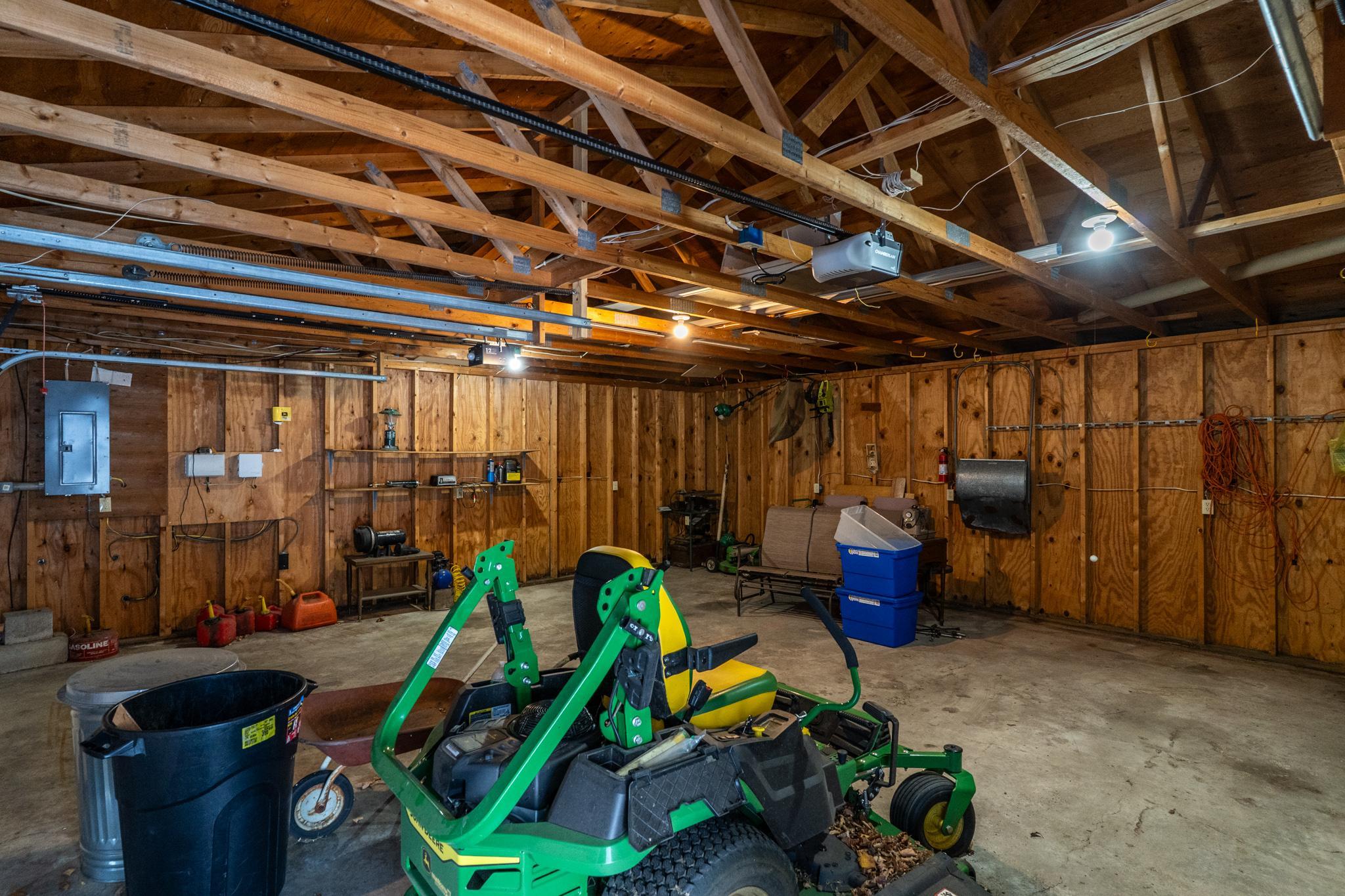 39233 E Union Drive Property Photo 35