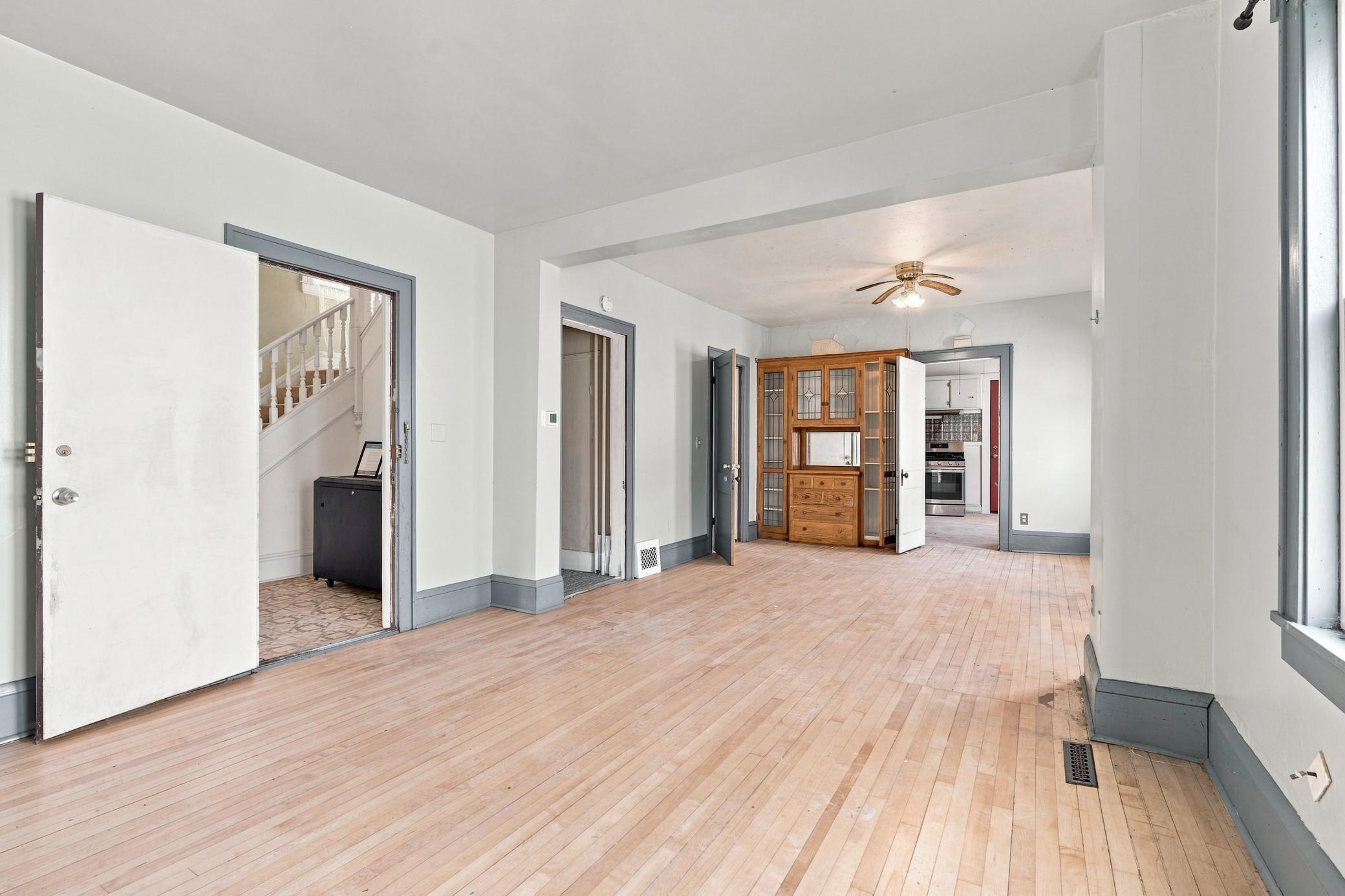 1716 University Avenue Ne Property Photo 4