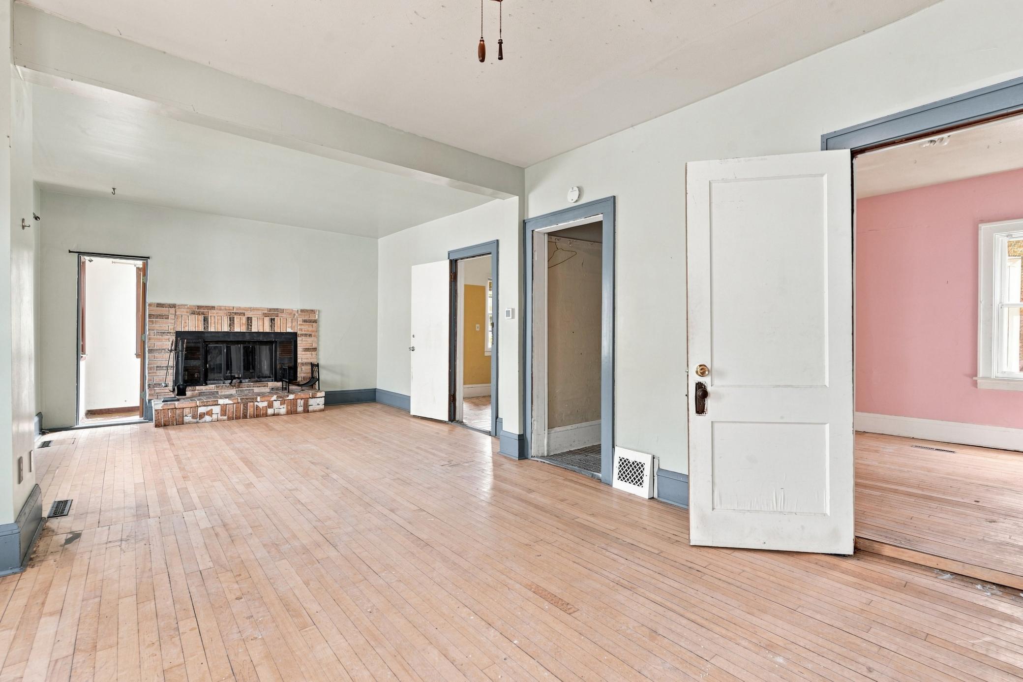 1716 University Avenue Ne Property Photo 6