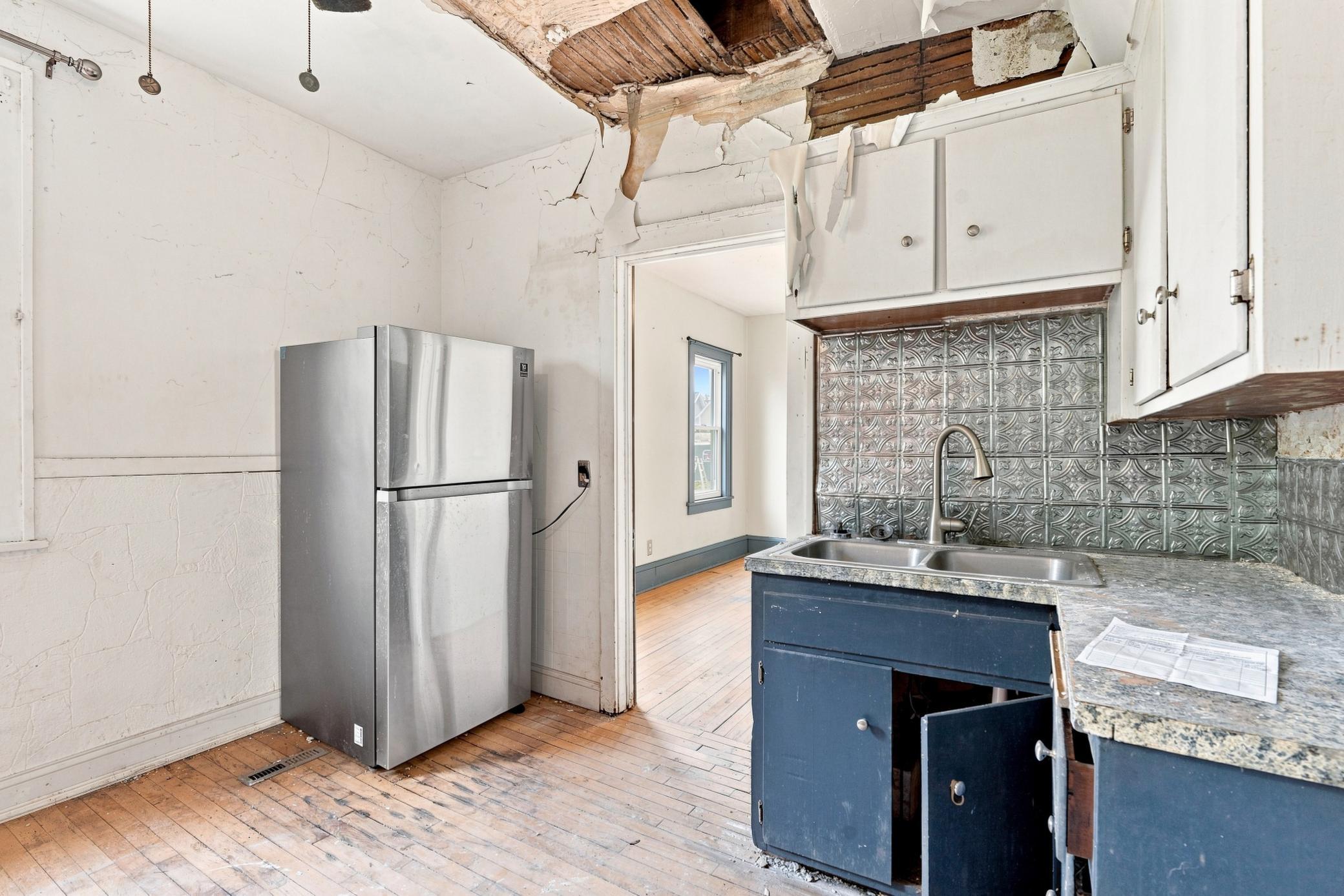 1716 University Avenue Ne Property Photo 8