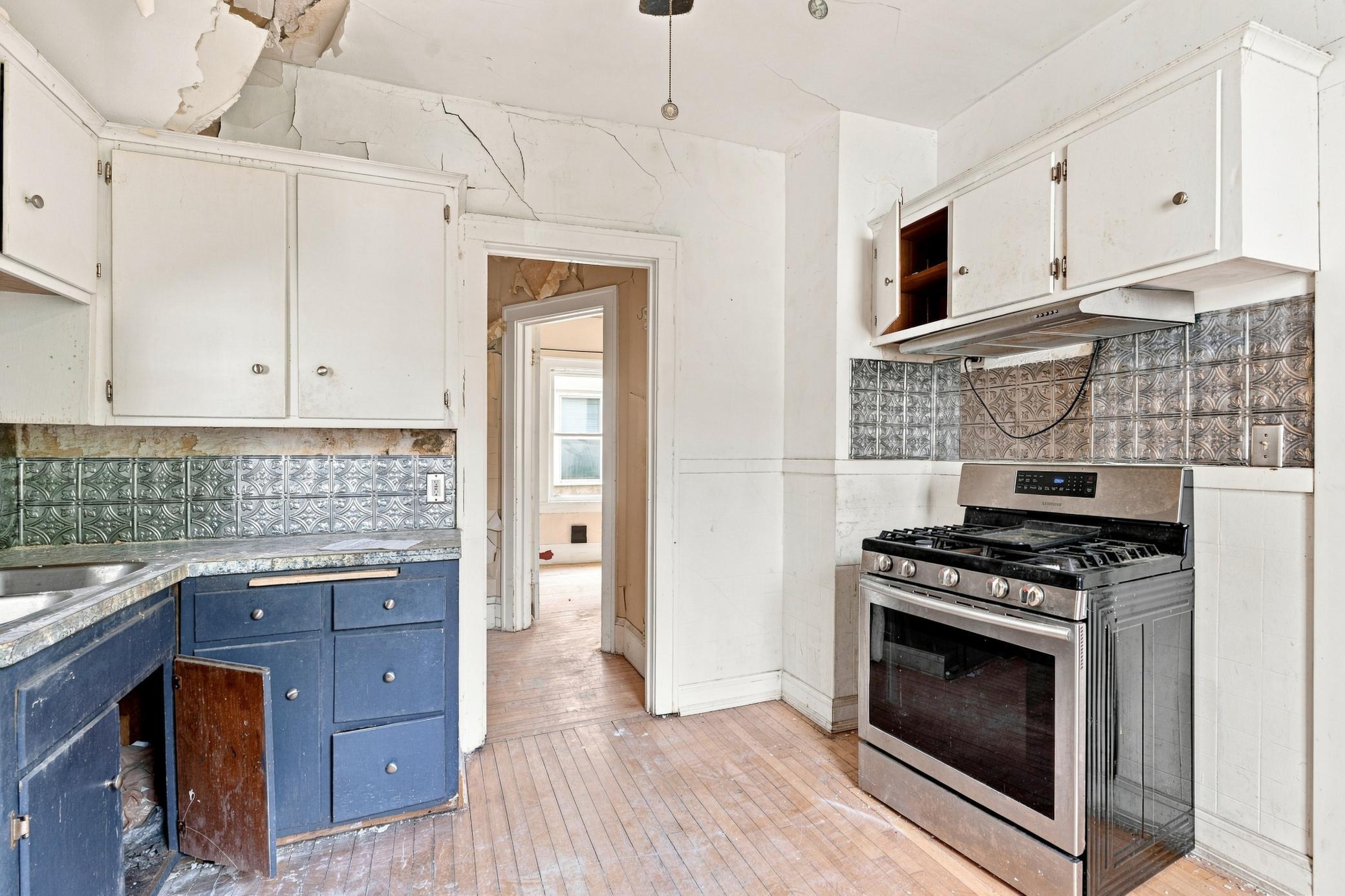 1716 University Avenue Ne Property Photo 9