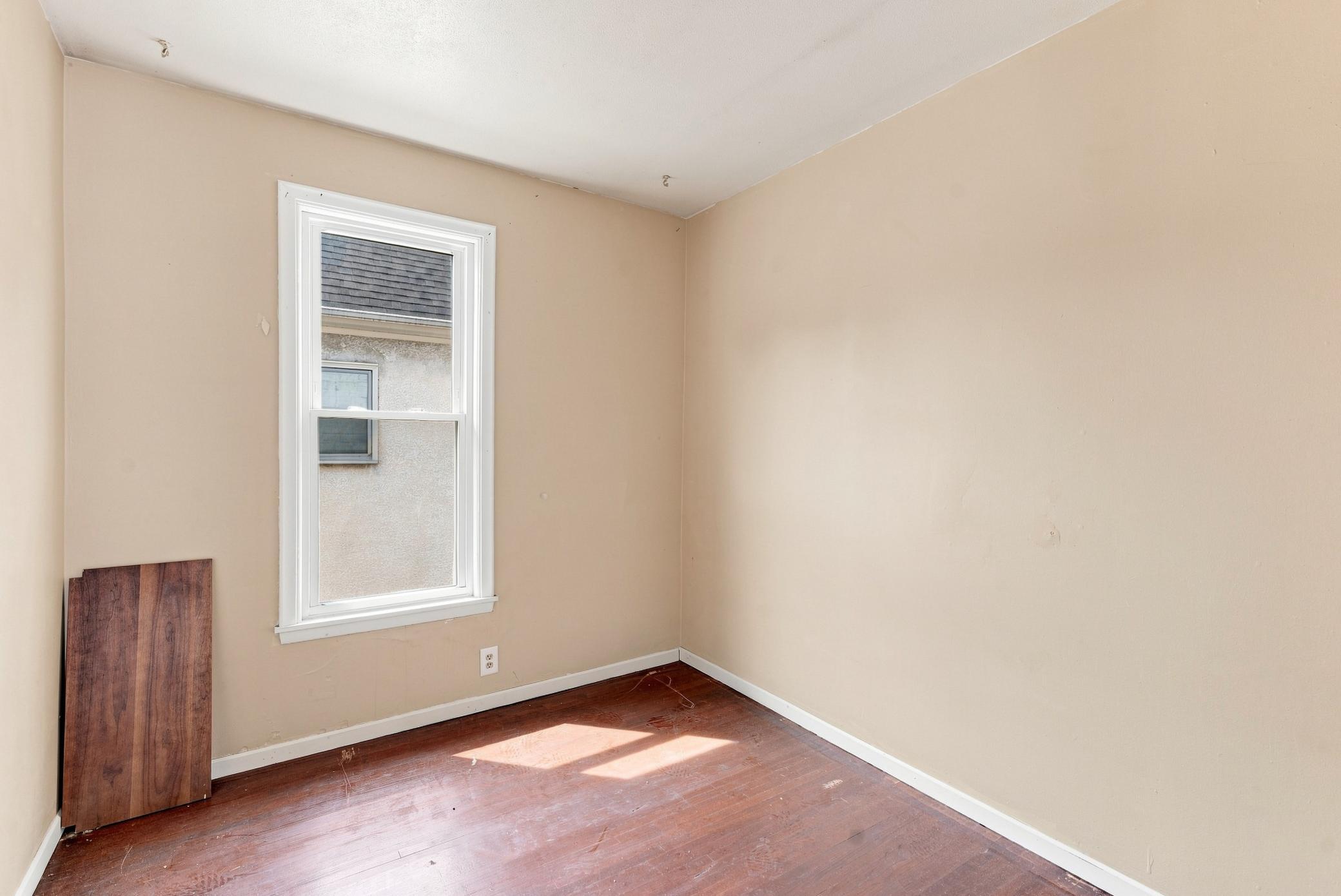 1716 University Avenue Ne Property Photo 15