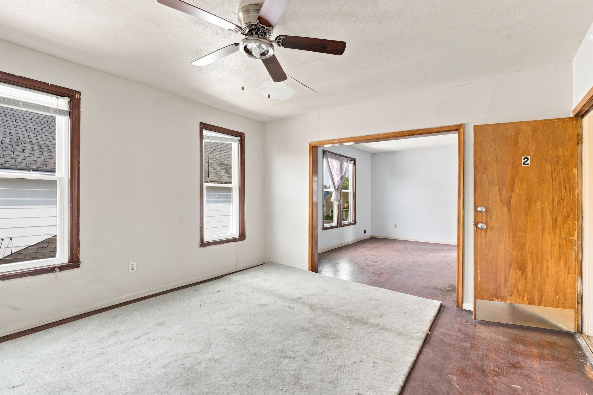 1716 University Avenue Ne Property Photo 22