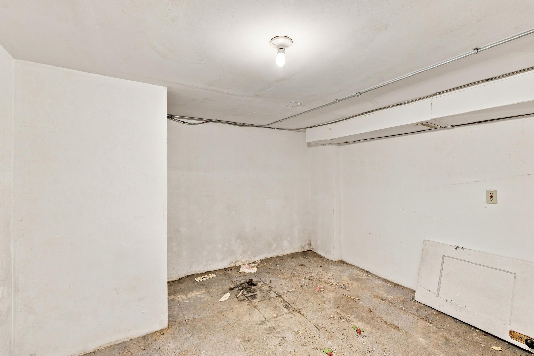 1716 University Avenue Ne Property Photo 33