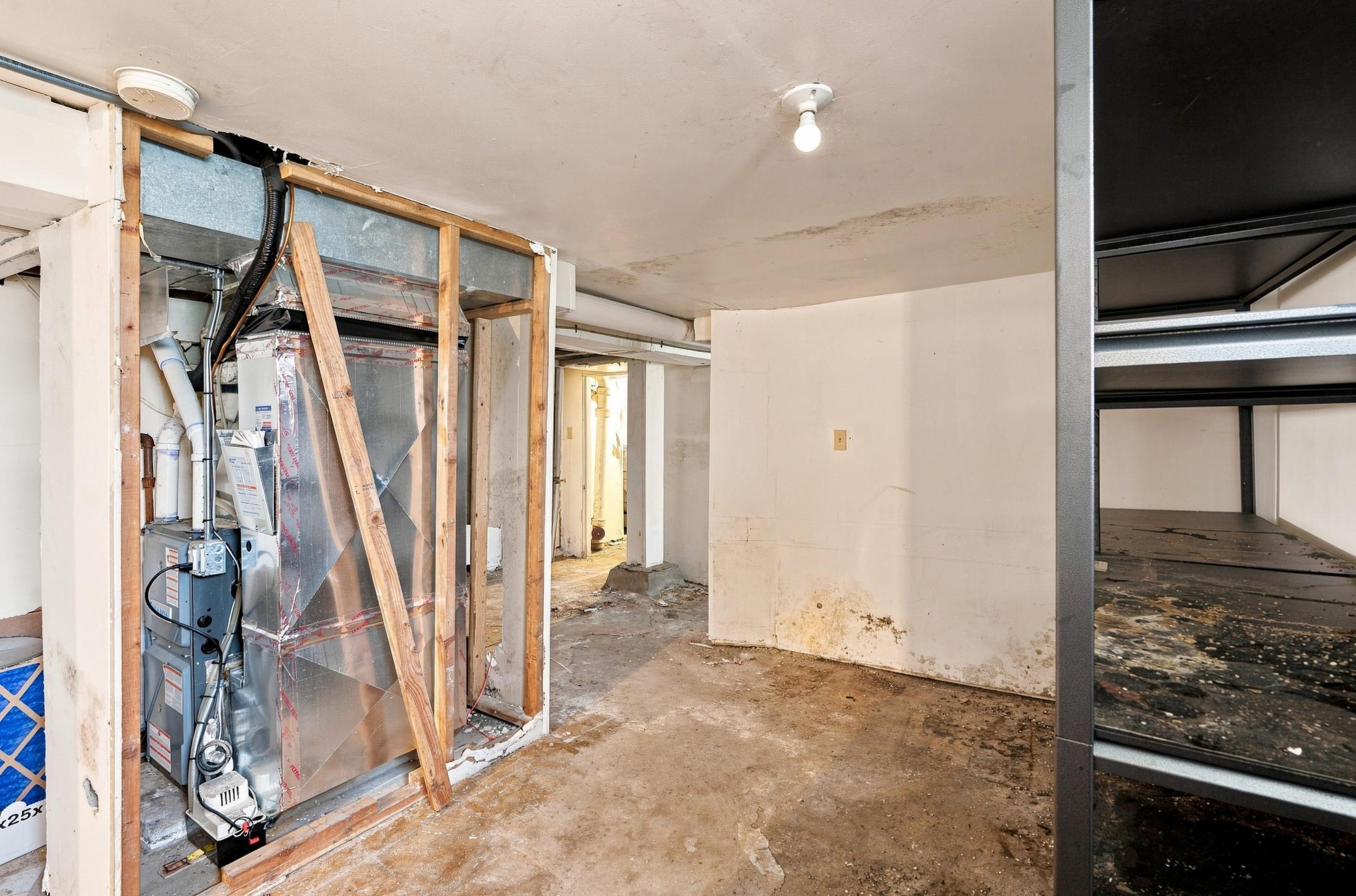 1716 University Avenue Ne Property Photo 34