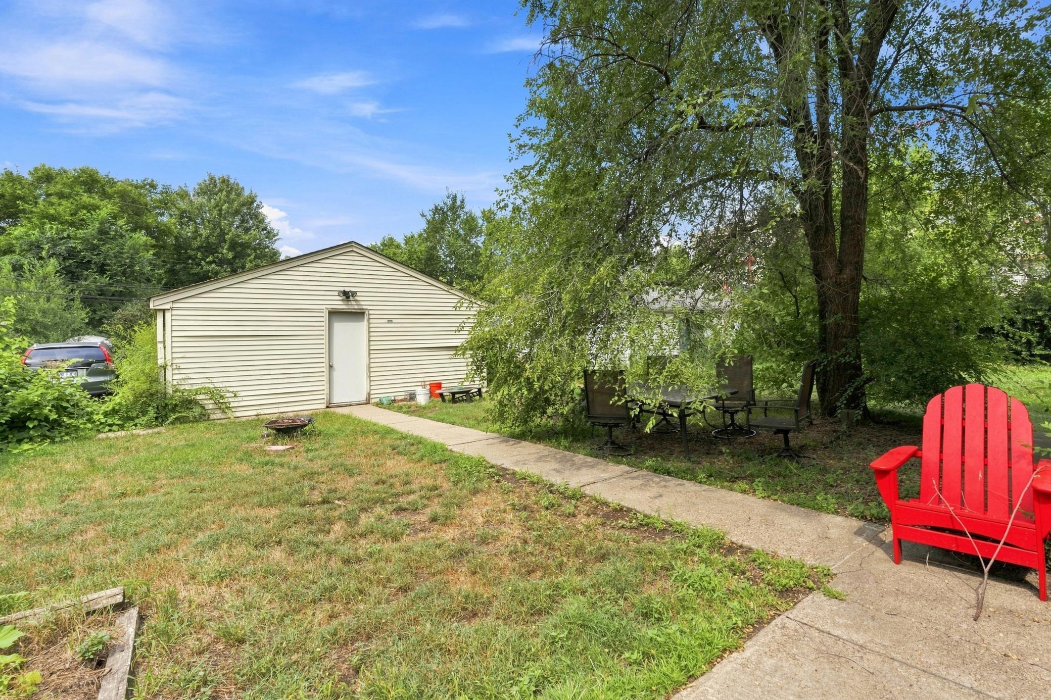 1716 University Avenue Ne Property Photo 37