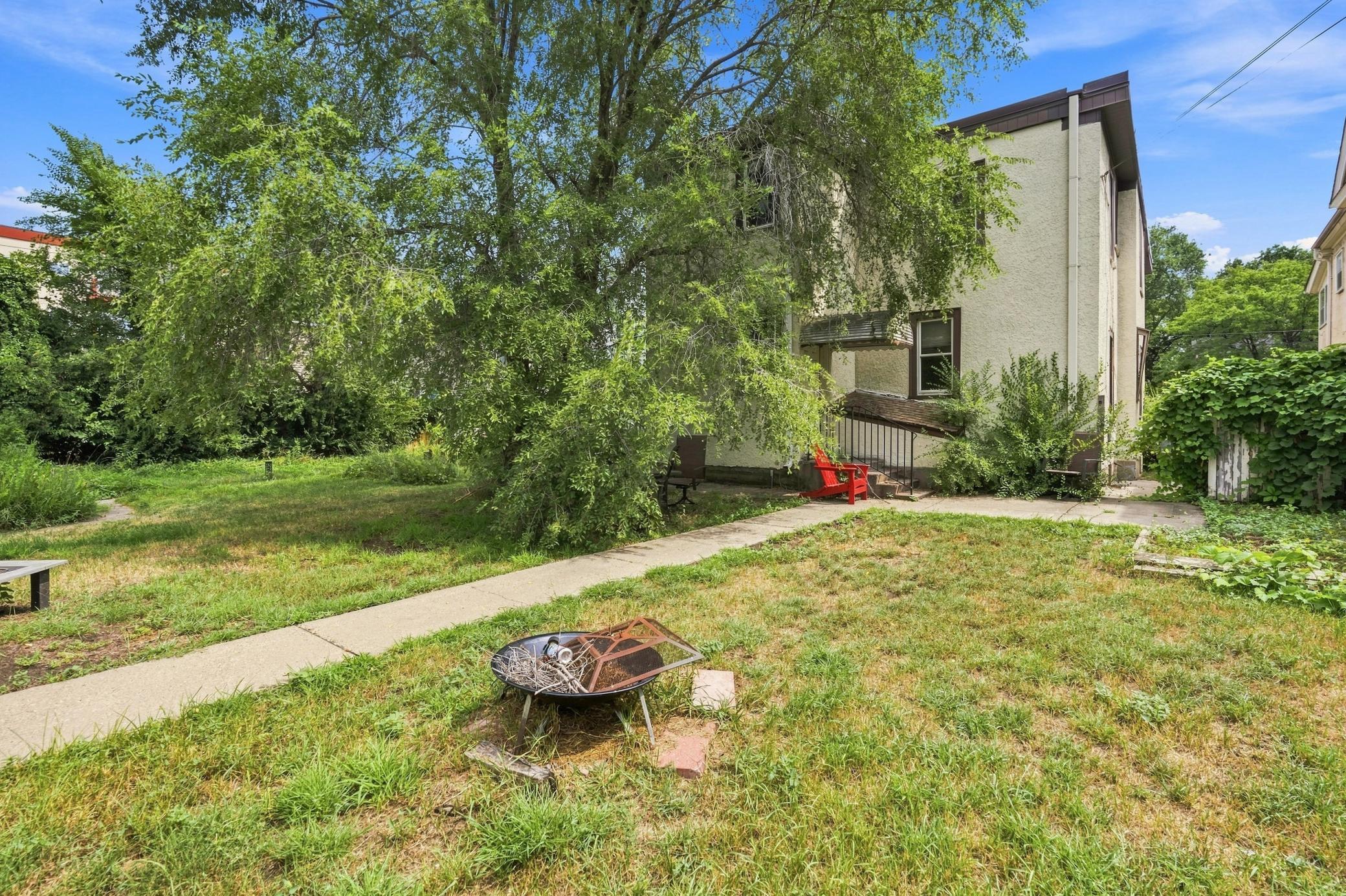 1716 University Avenue Ne Property Photo 39