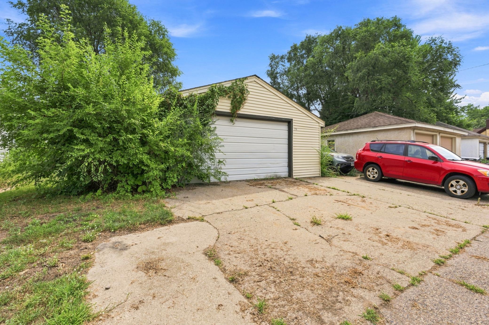 1716 University Avenue Ne Property Photo 41