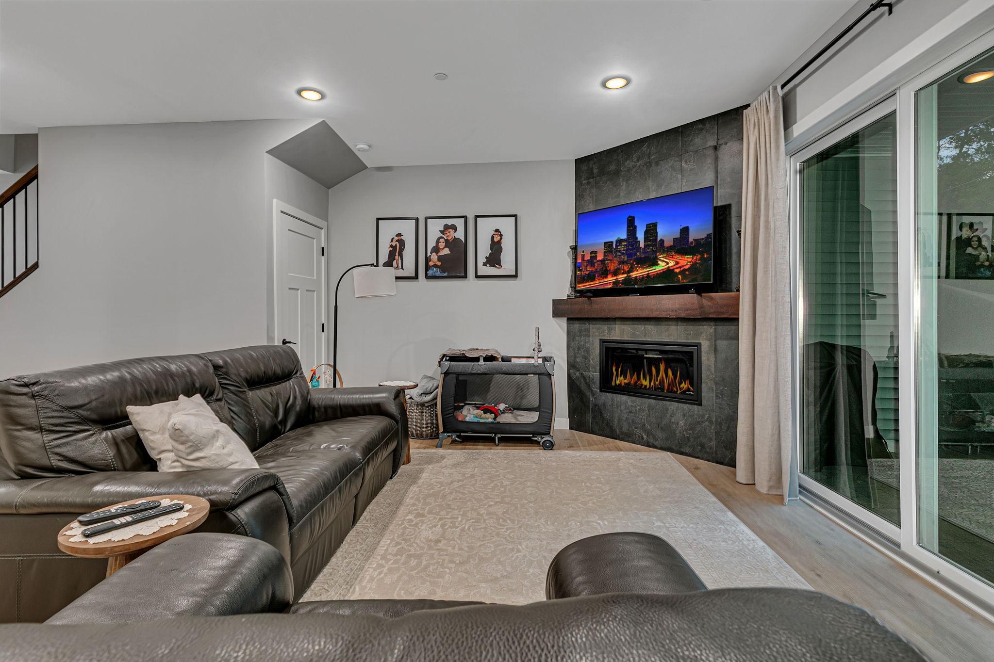 324 Martinson Boulevard Property Photo 4