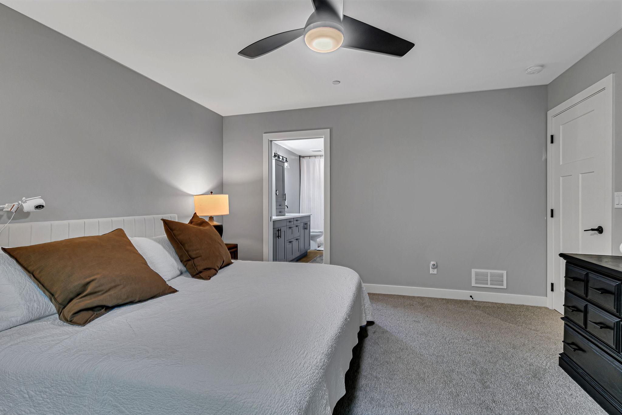 324 Martinson Boulevard Property Photo 16