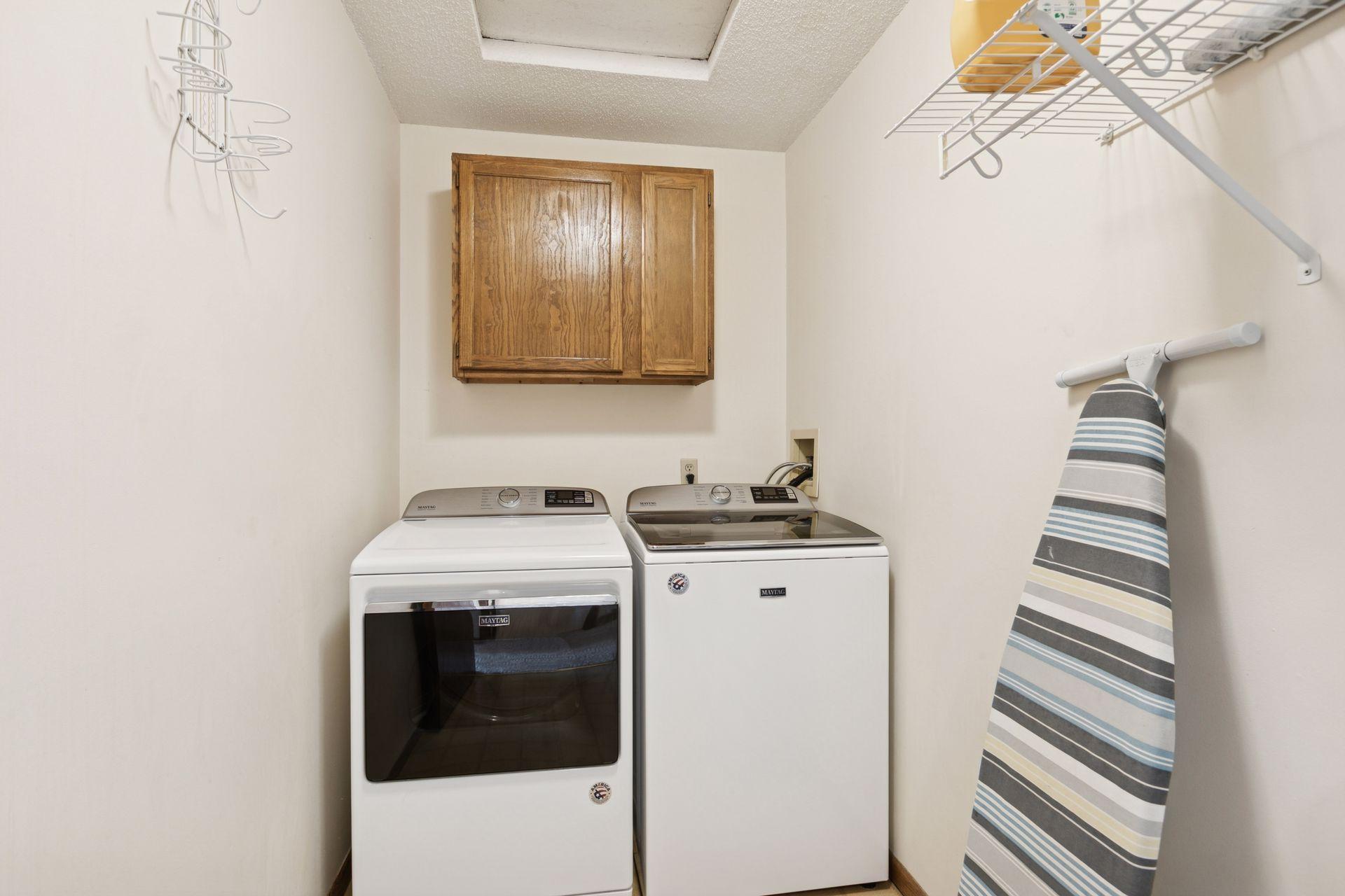 2406 County Road D W 4 Property Photo 18