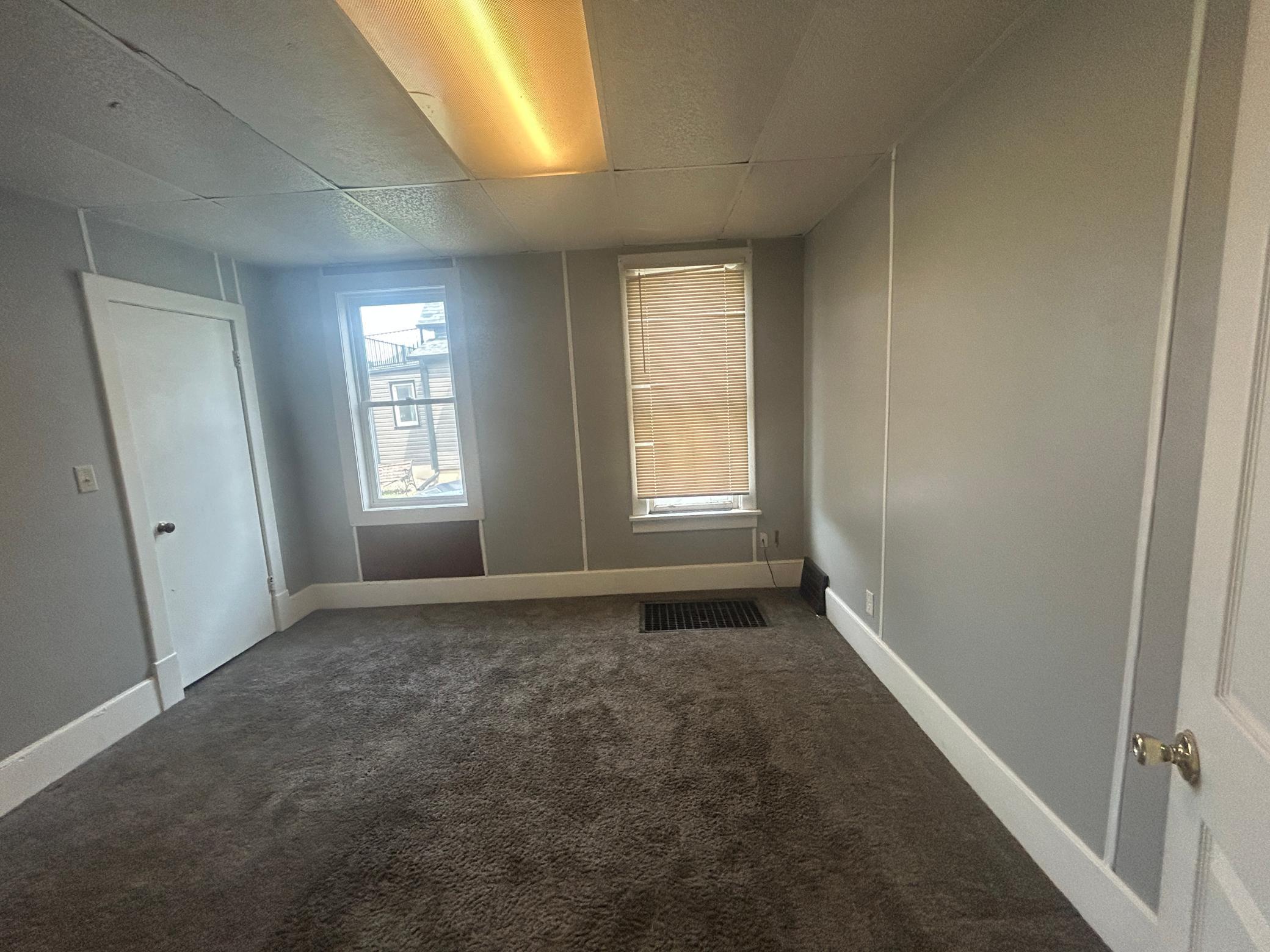 1009 E Center Street Property Photo 10