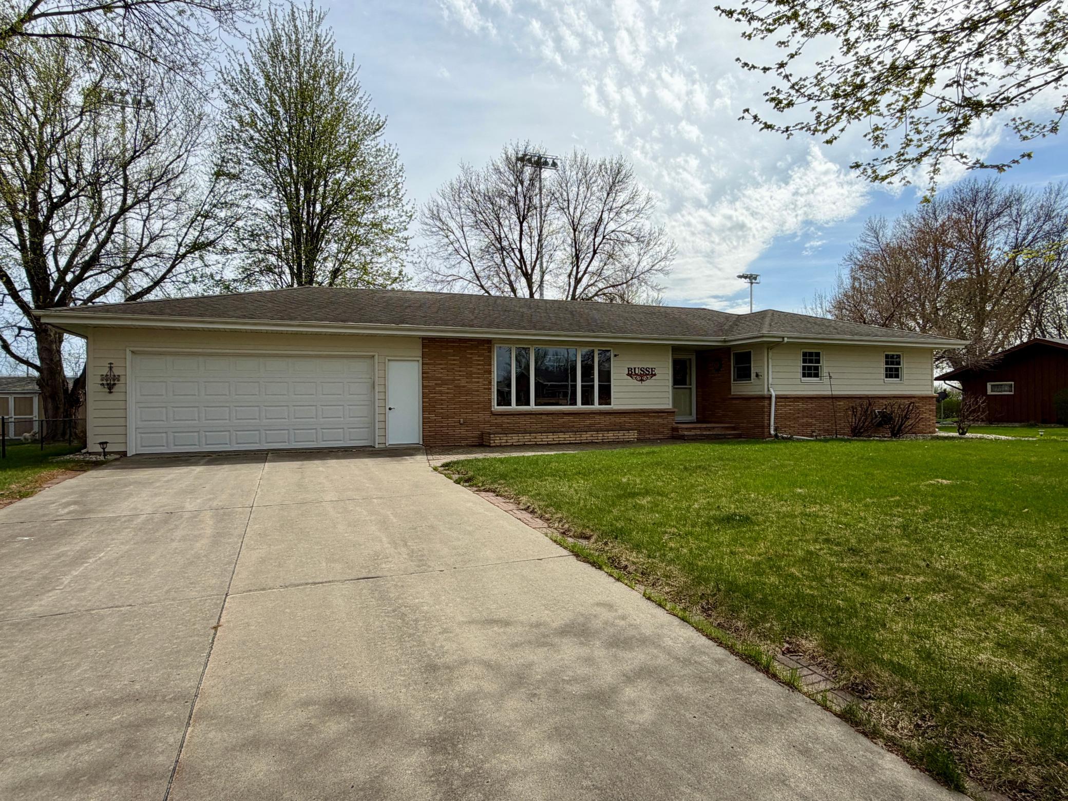 417 S Fairview Drive Property Photo 1