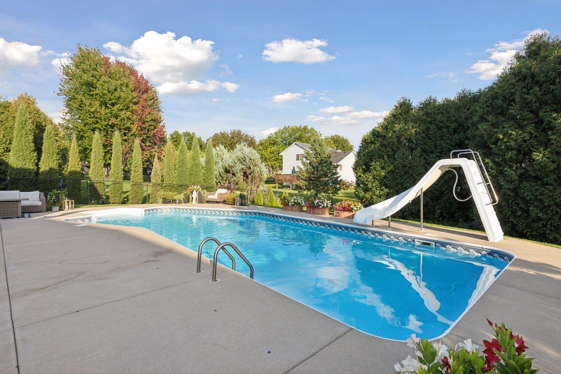 6081 N Ridge Drive Property Photo 5