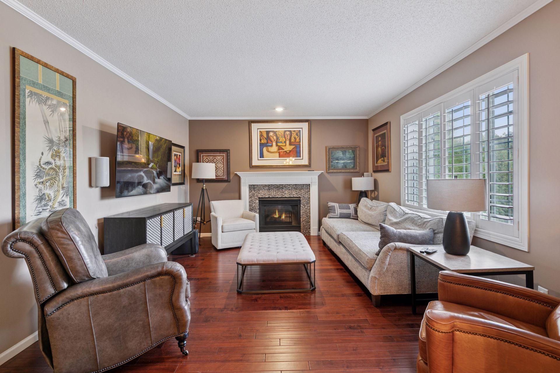 6081 N Ridge Drive Property Photo 8