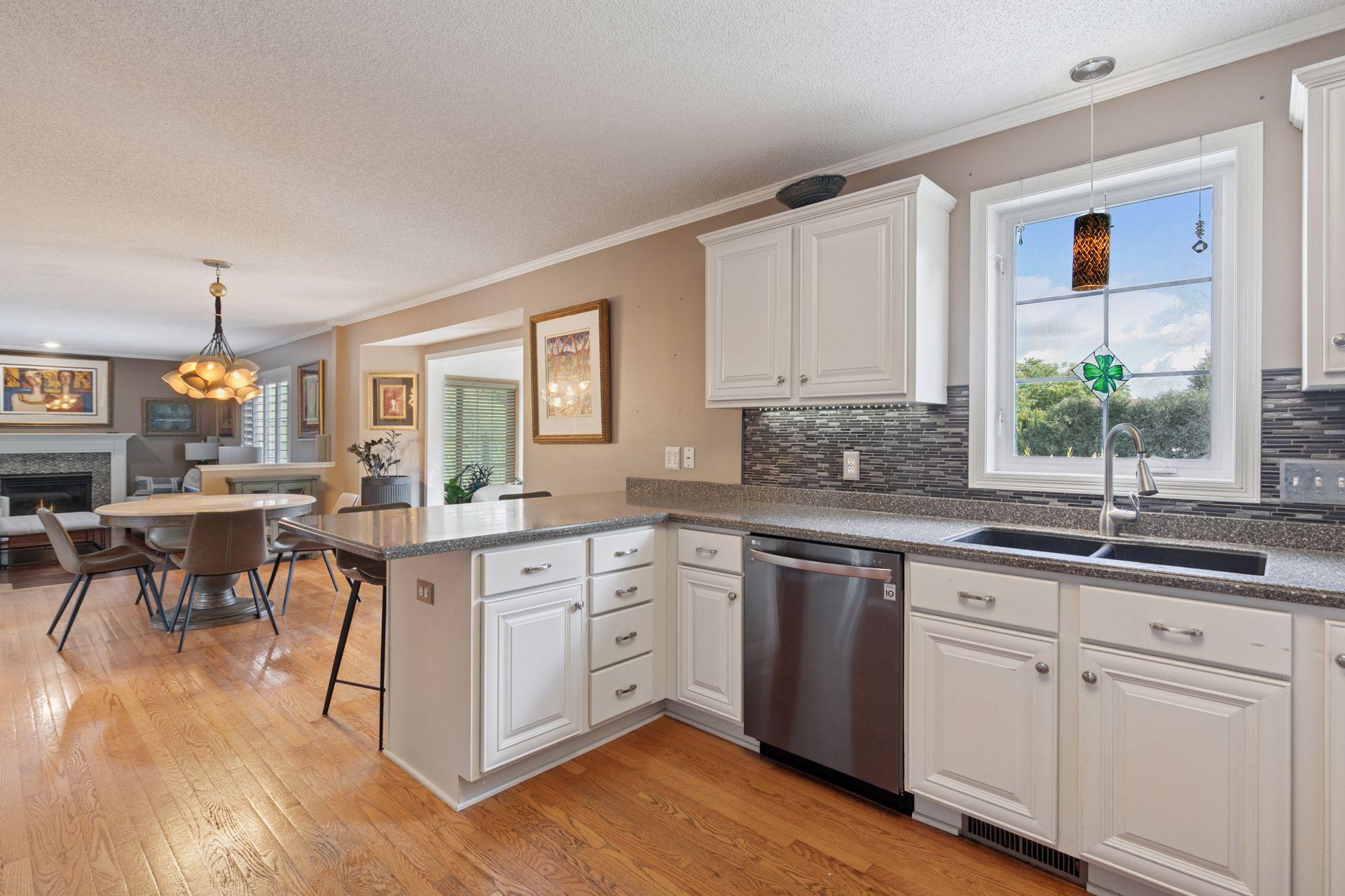 6081 N Ridge Drive Property Photo 15